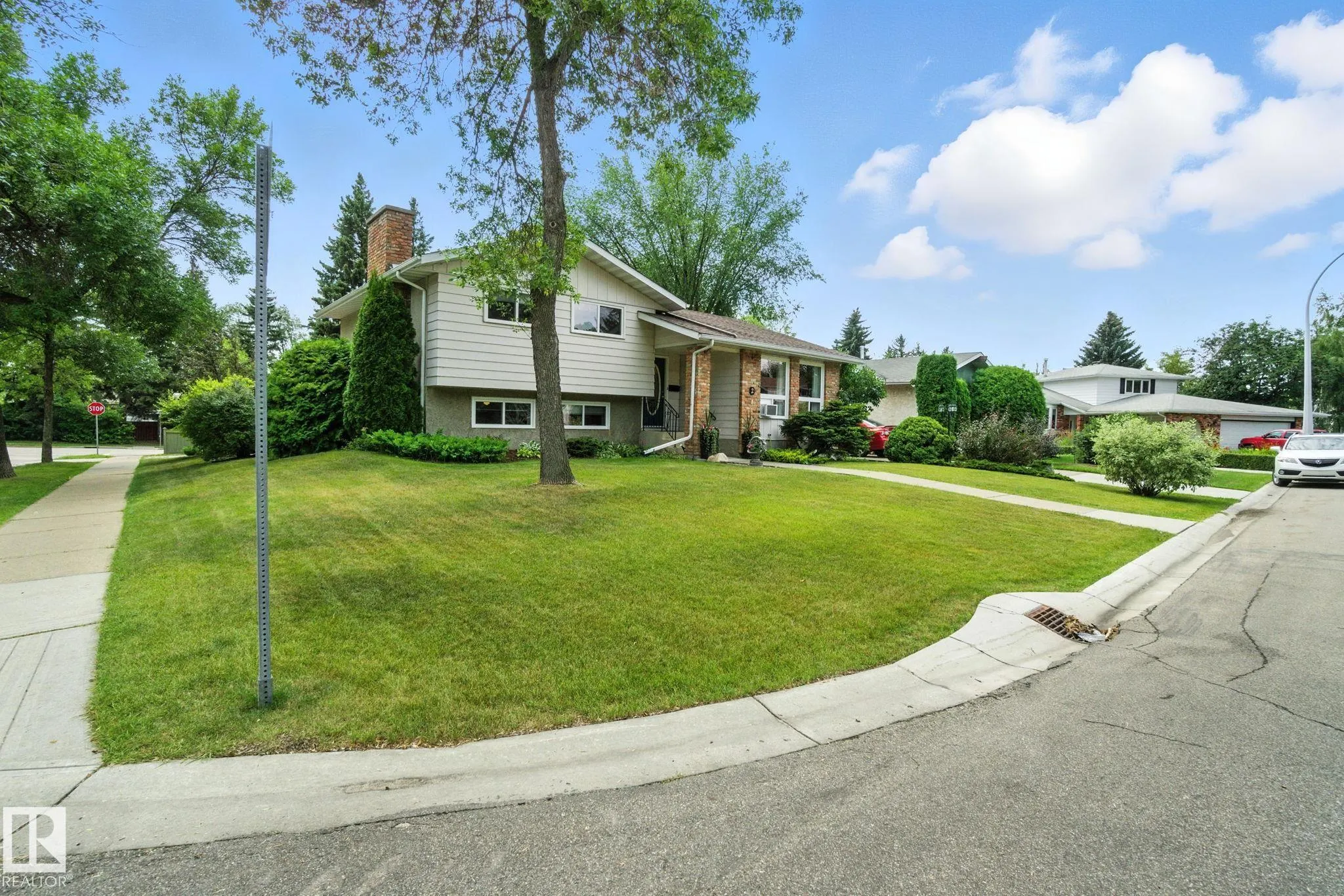 2 LAYDON Drive