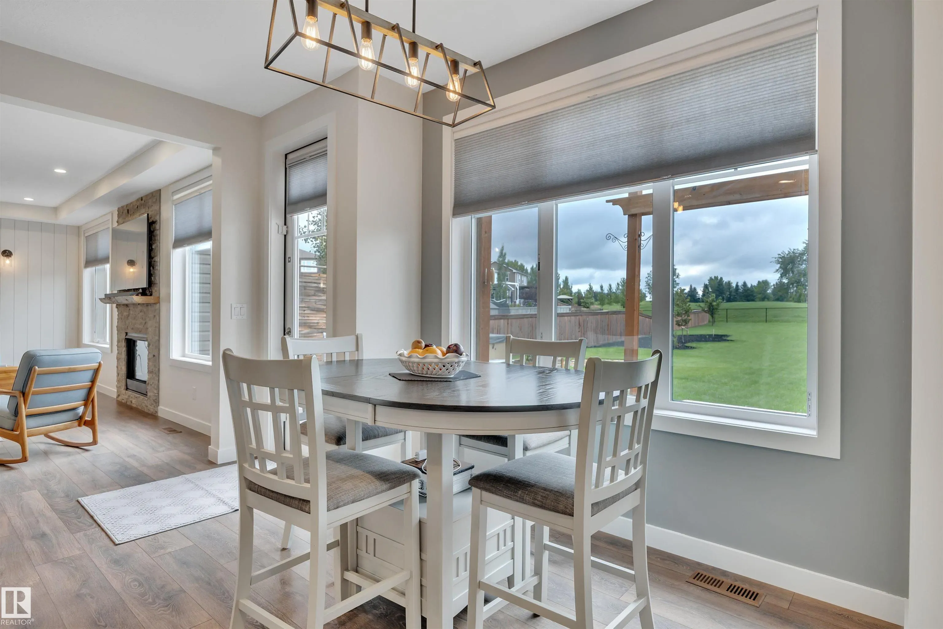 50 ROSEMOUNT Boulevard