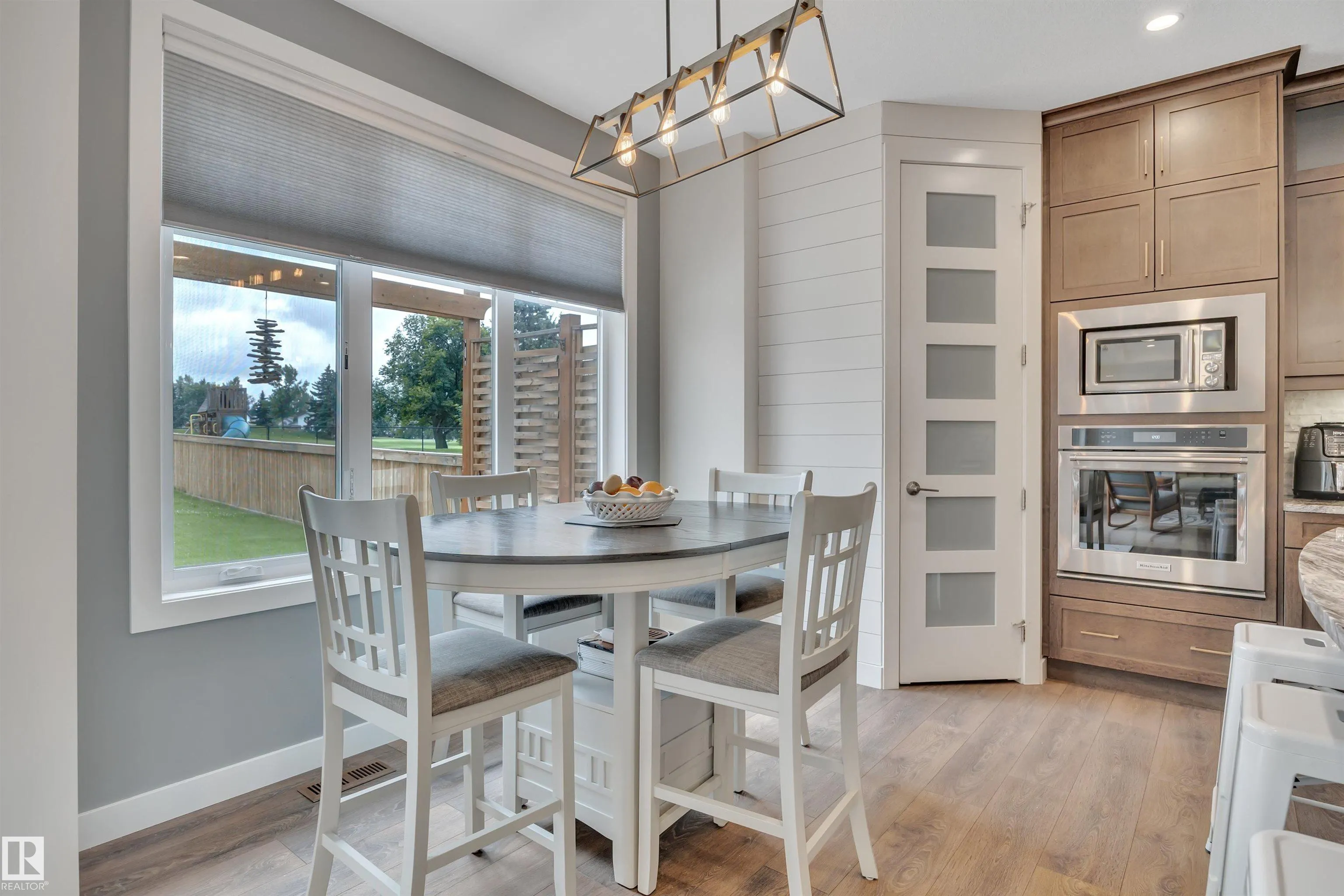 50 ROSEMOUNT Boulevard