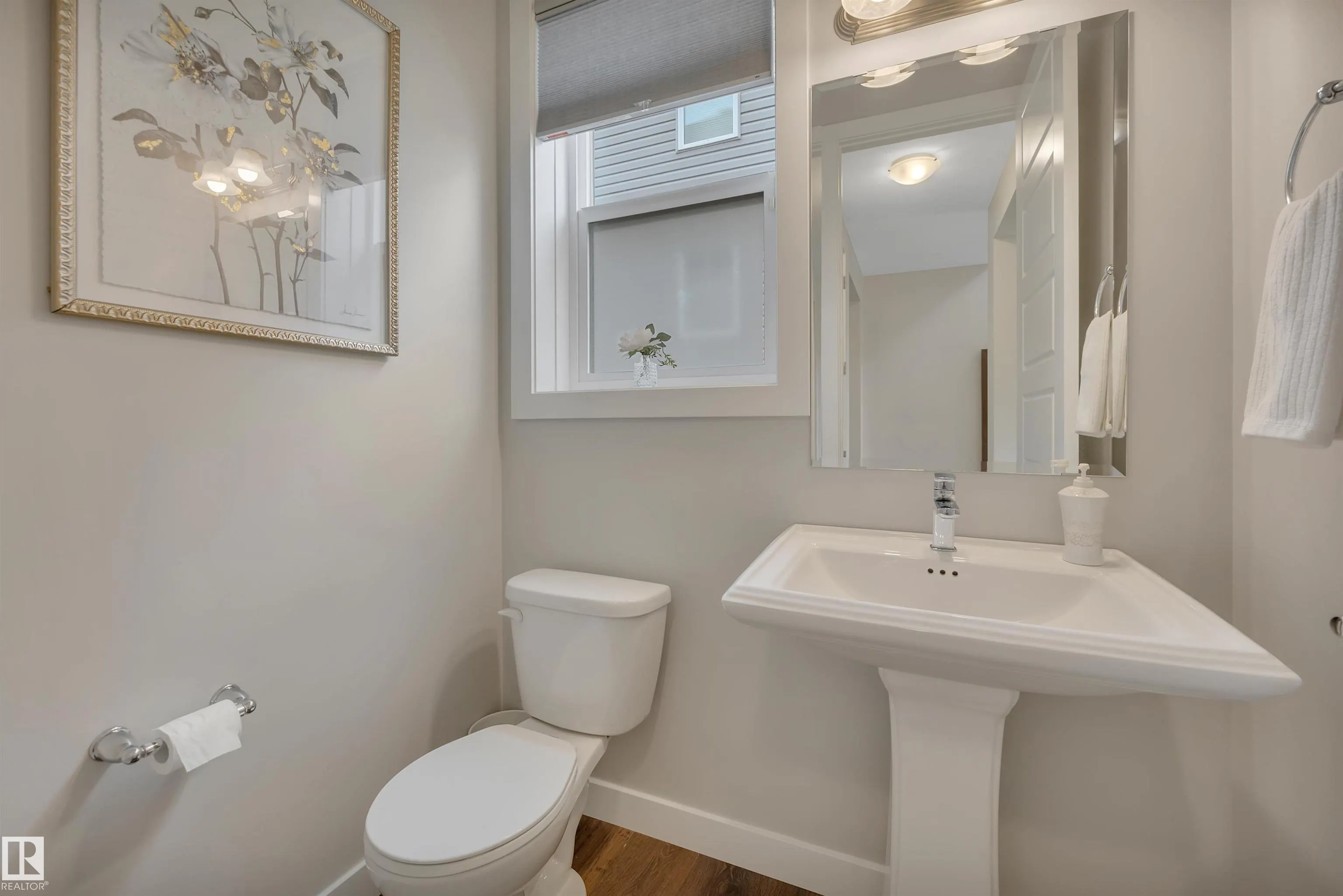 50 ROSEMOUNT Boulevard