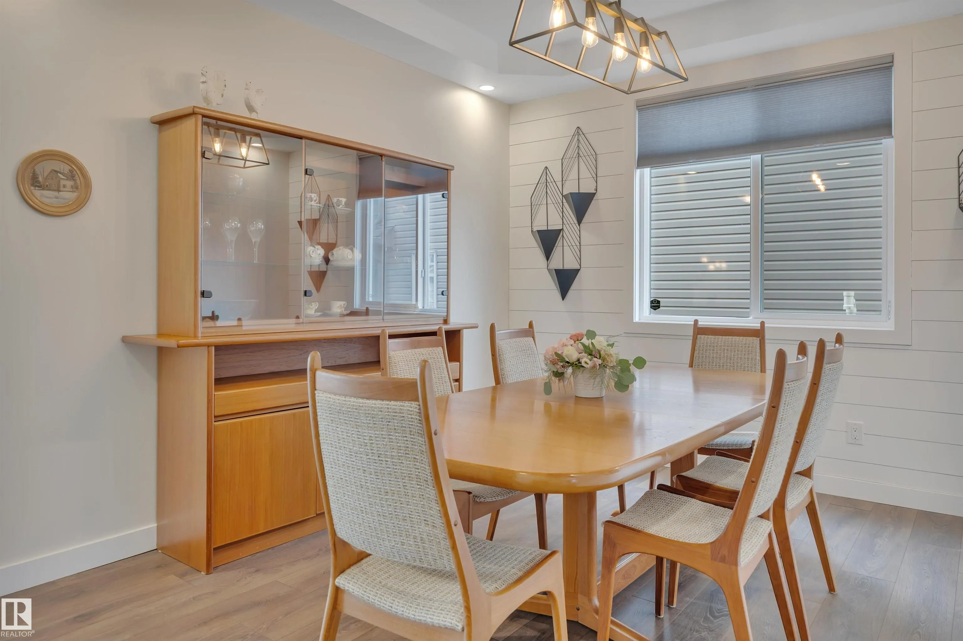 50 ROSEMOUNT Boulevard