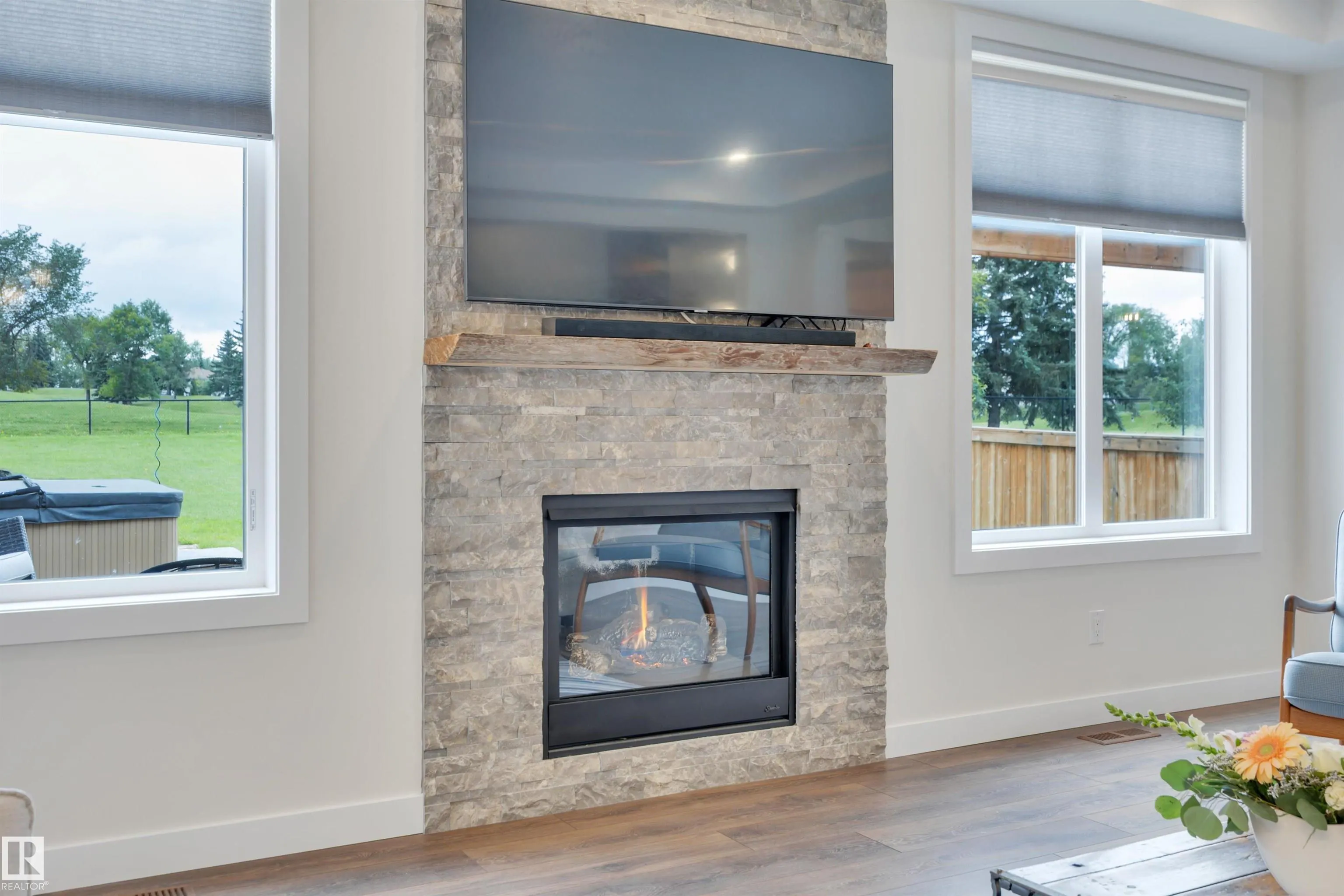 50 ROSEMOUNT Boulevard