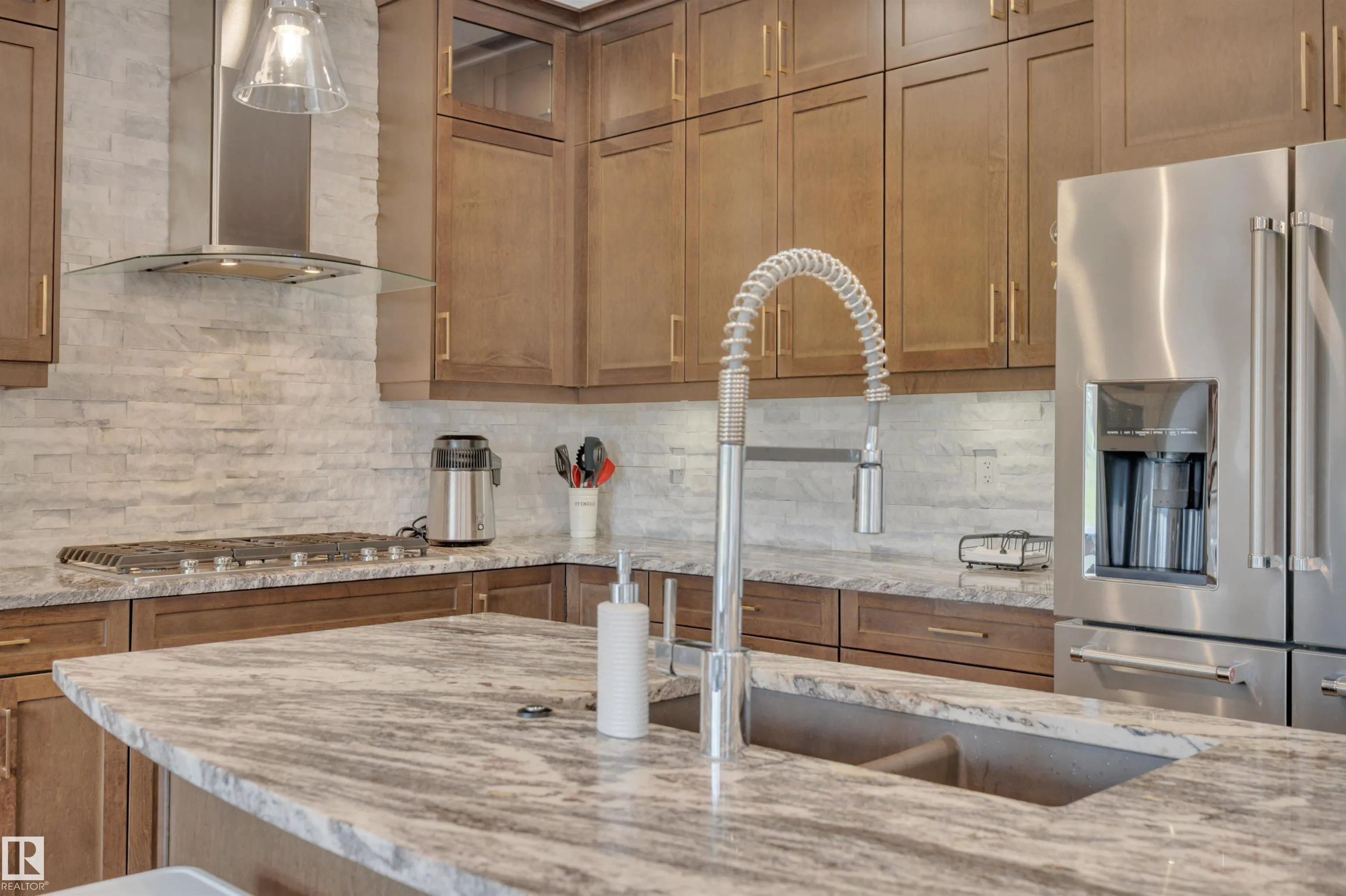 50 ROSEMOUNT Boulevard