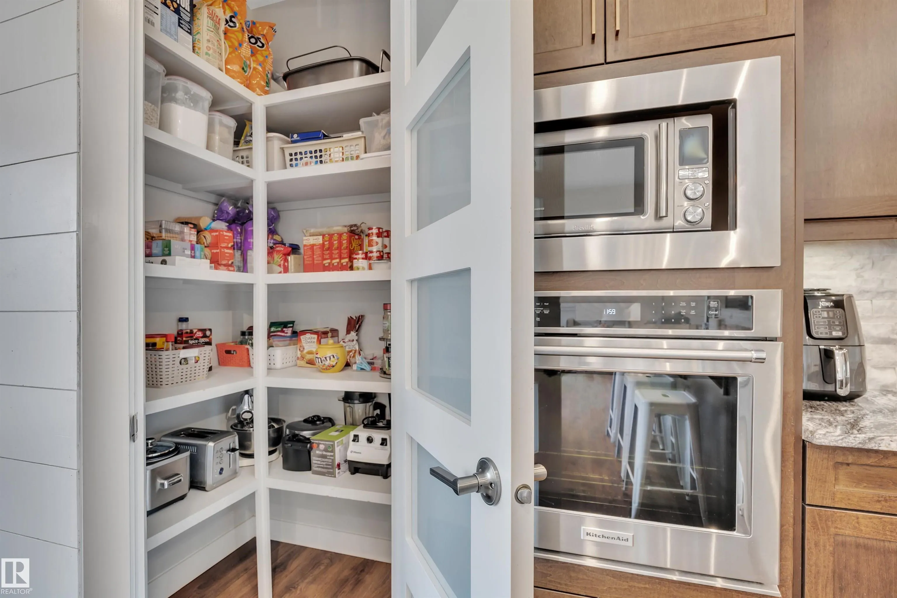 50 ROSEMOUNT Boulevard