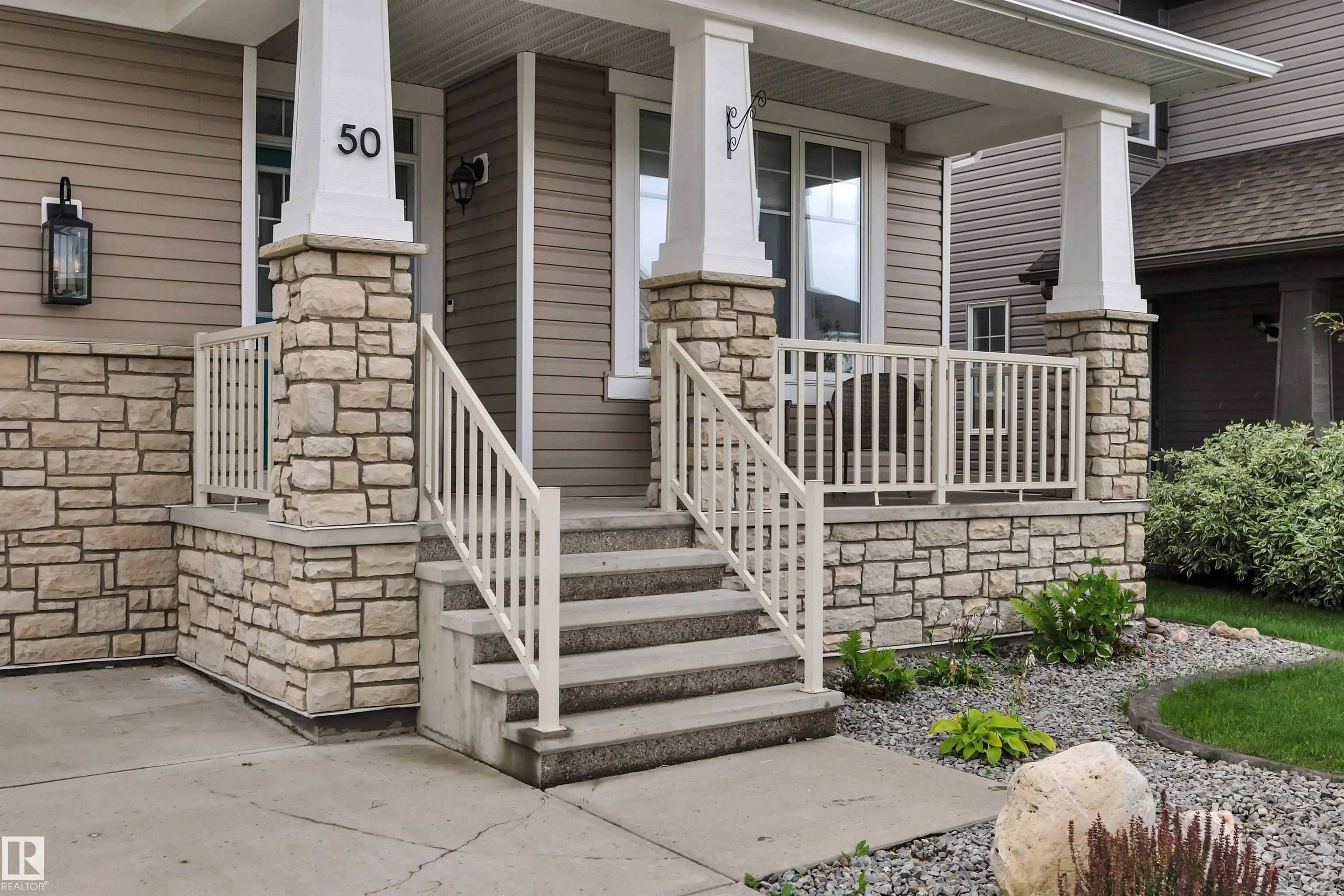 50 ROSEMOUNT Boulevard