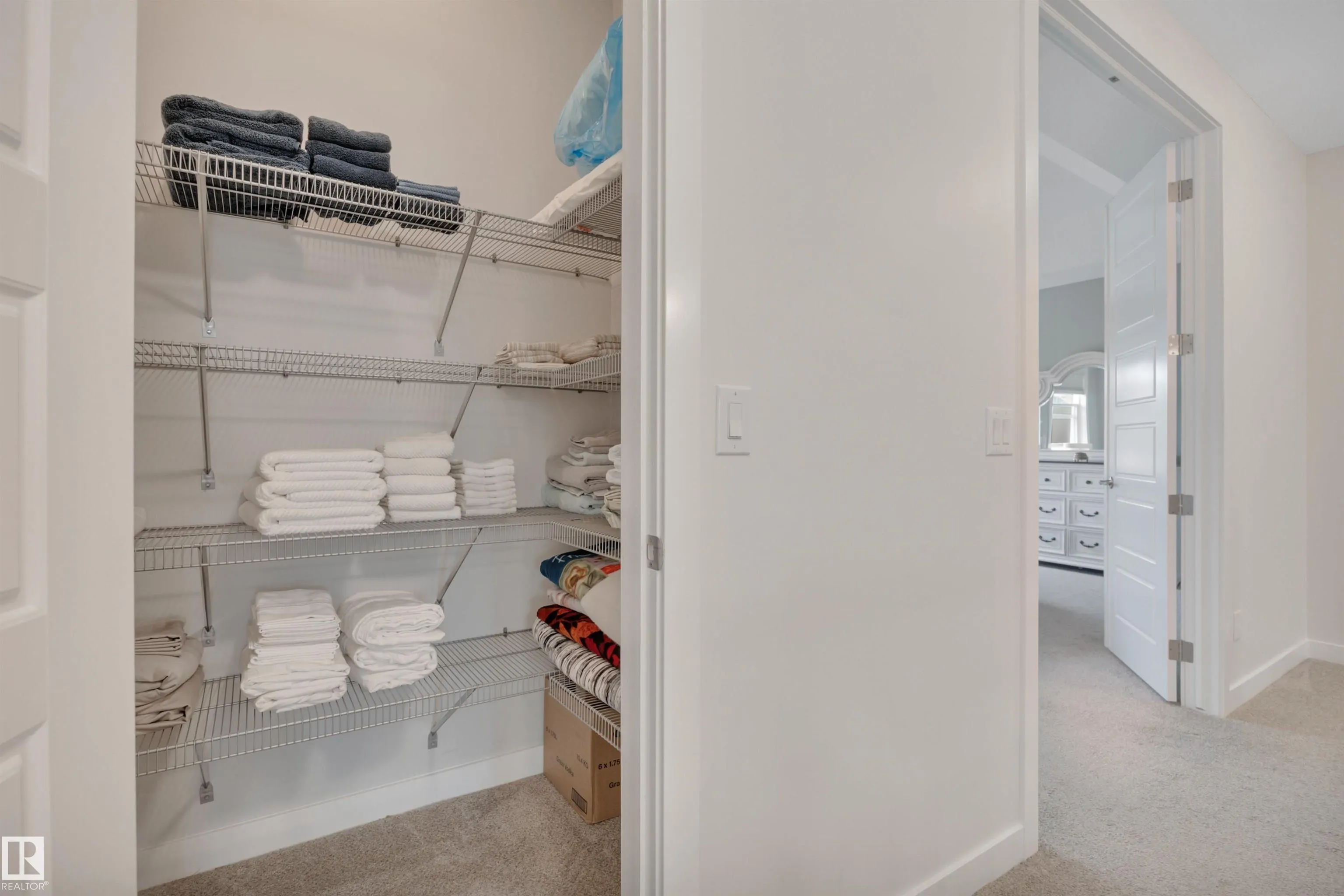 50 ROSEMOUNT Boulevard