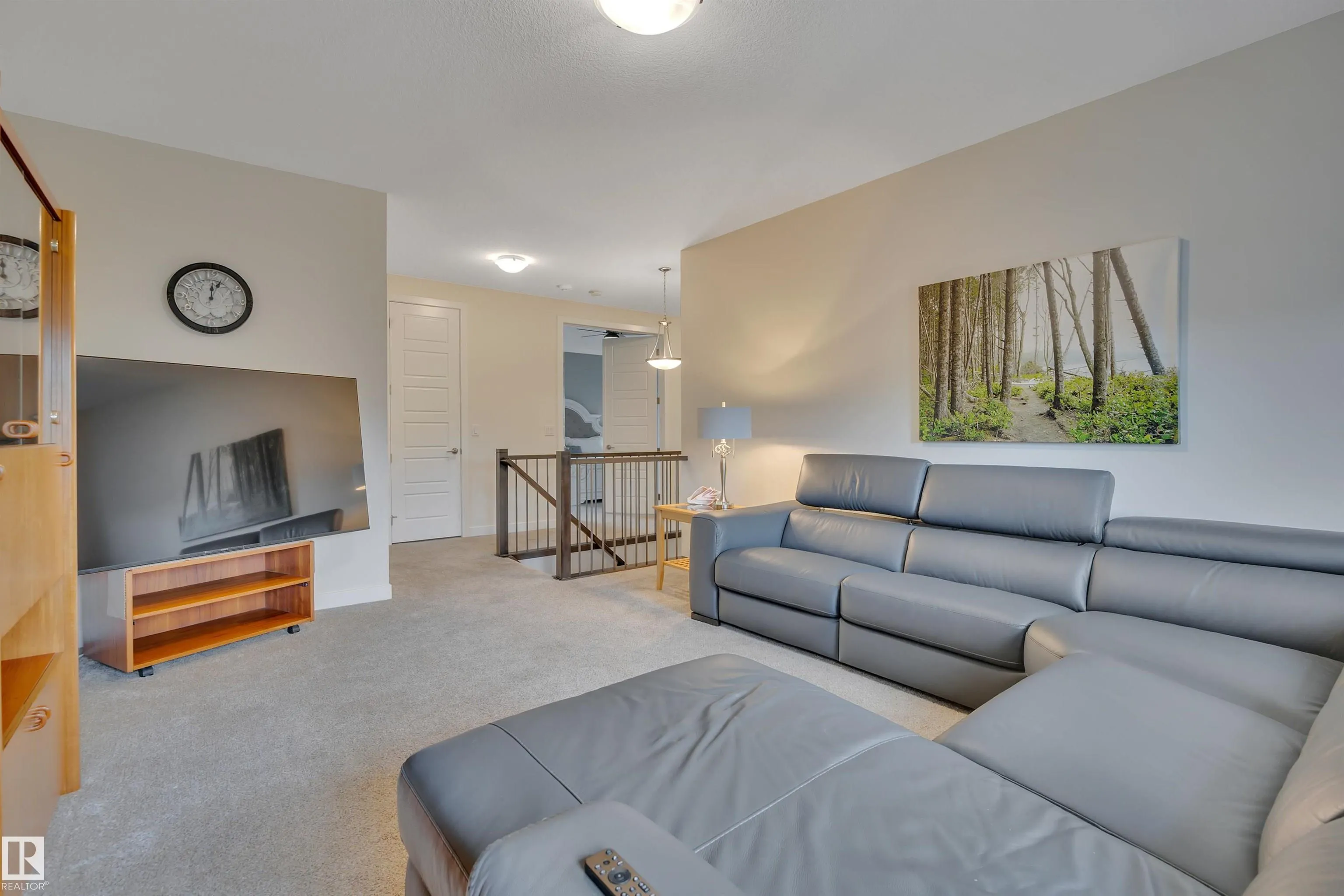 50 ROSEMOUNT Boulevard