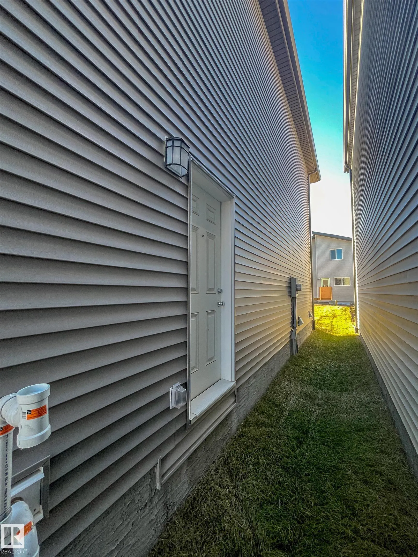 2508 193 Street
