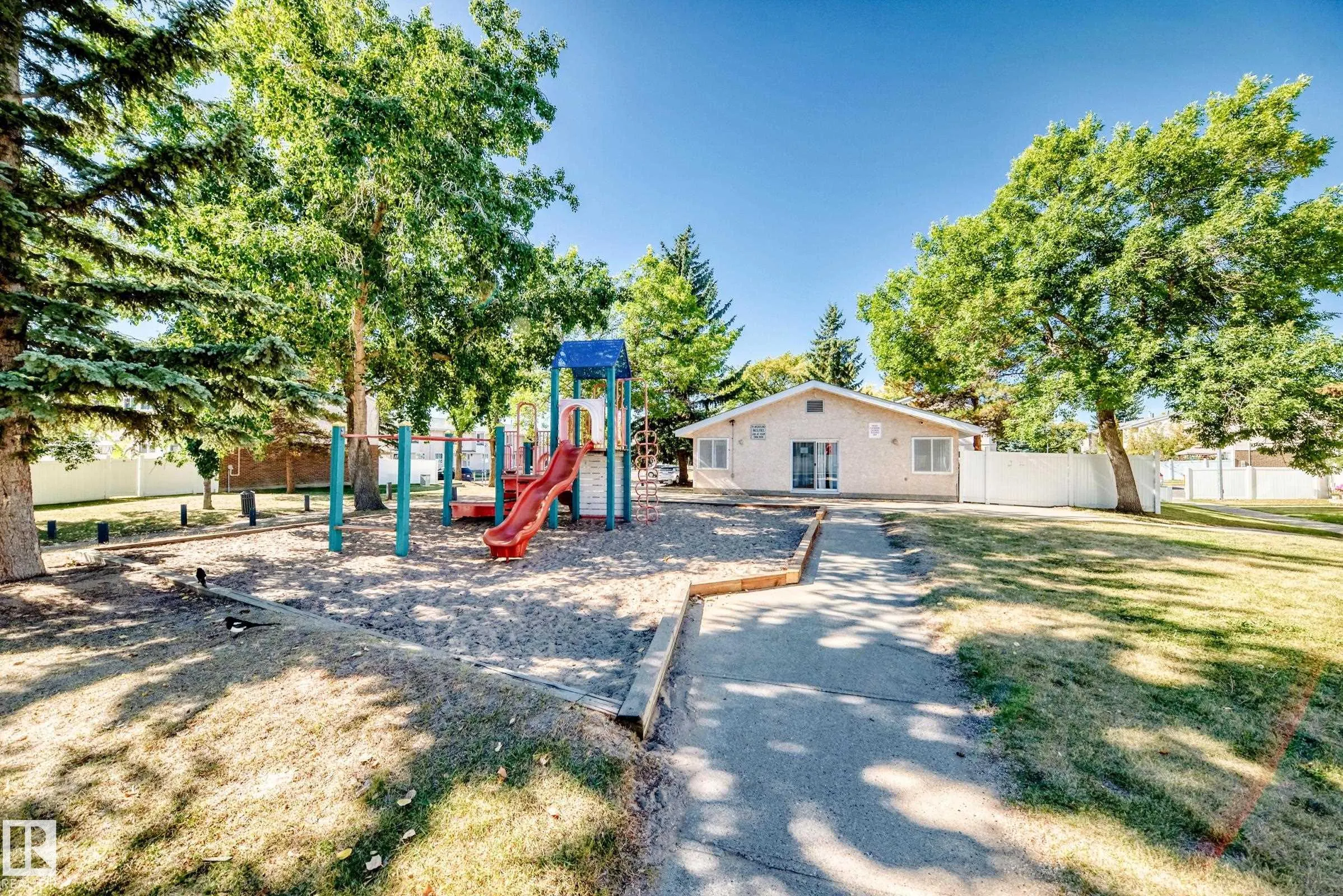 53 LAKEWOOD Village