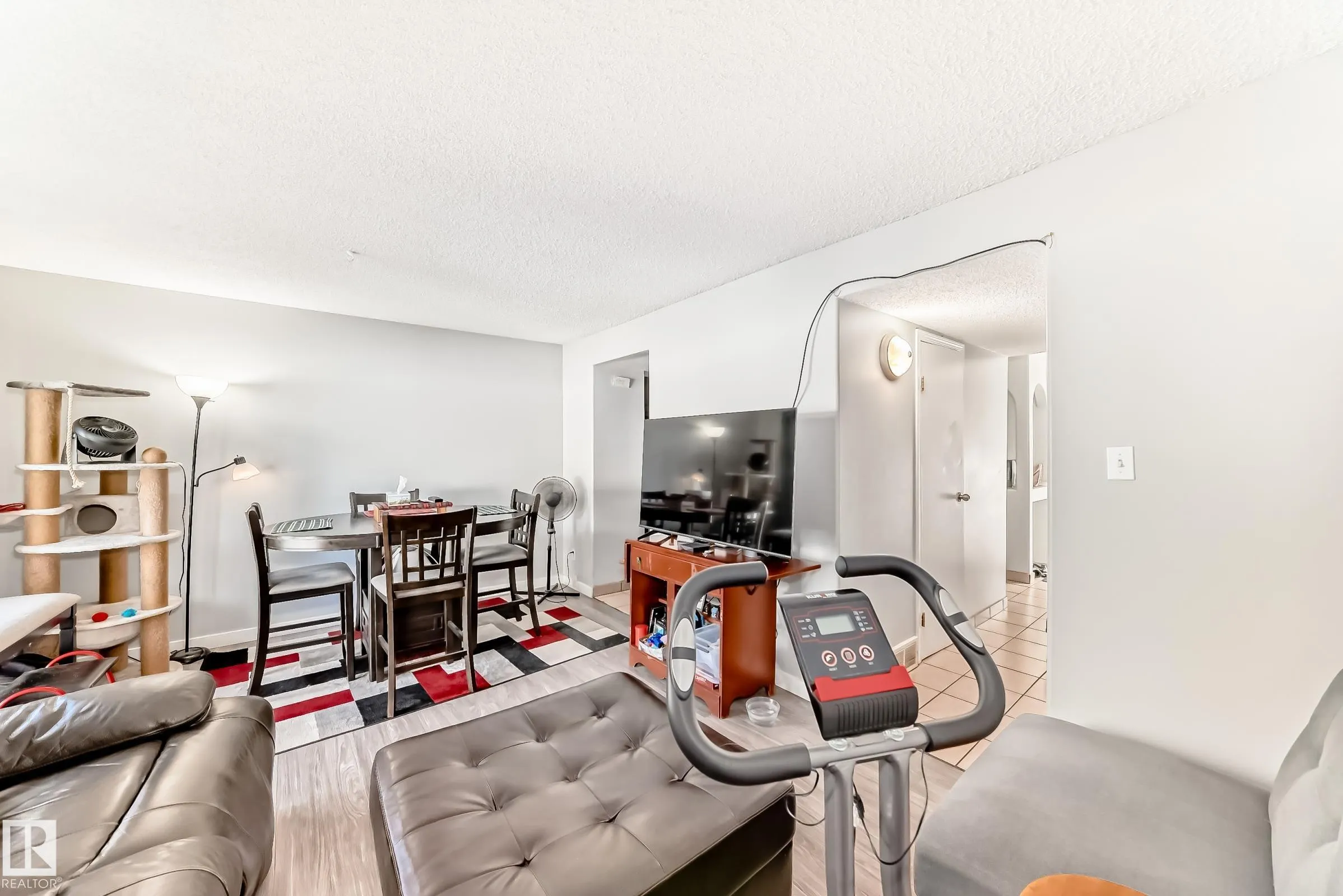 53 LAKEWOOD Village