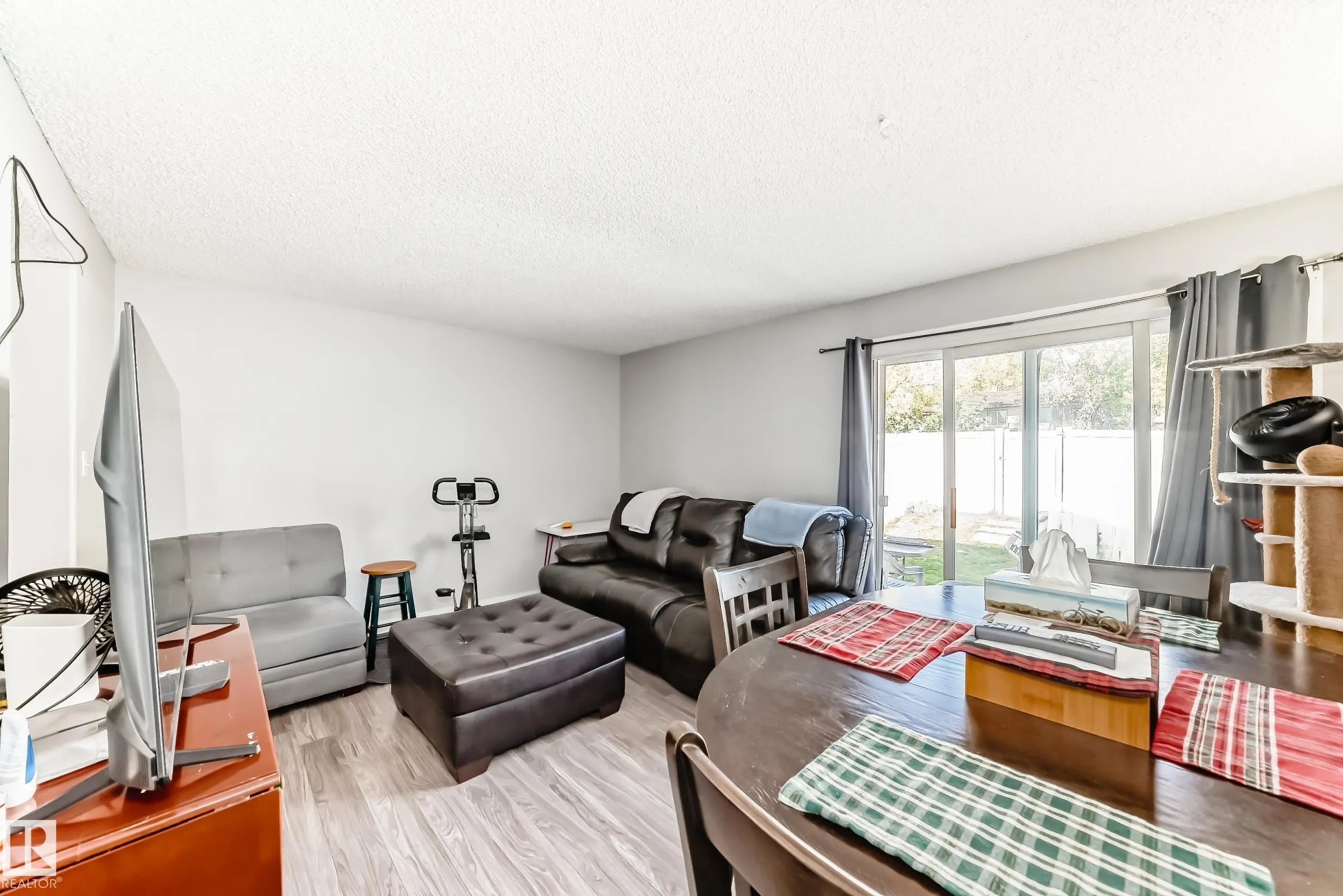 53 LAKEWOOD Village