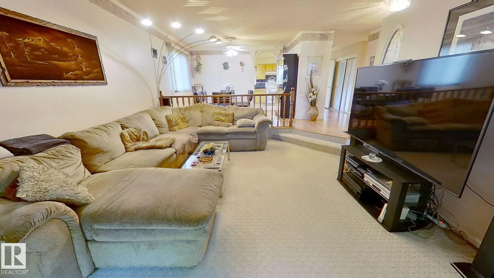 77 FOREST Drive