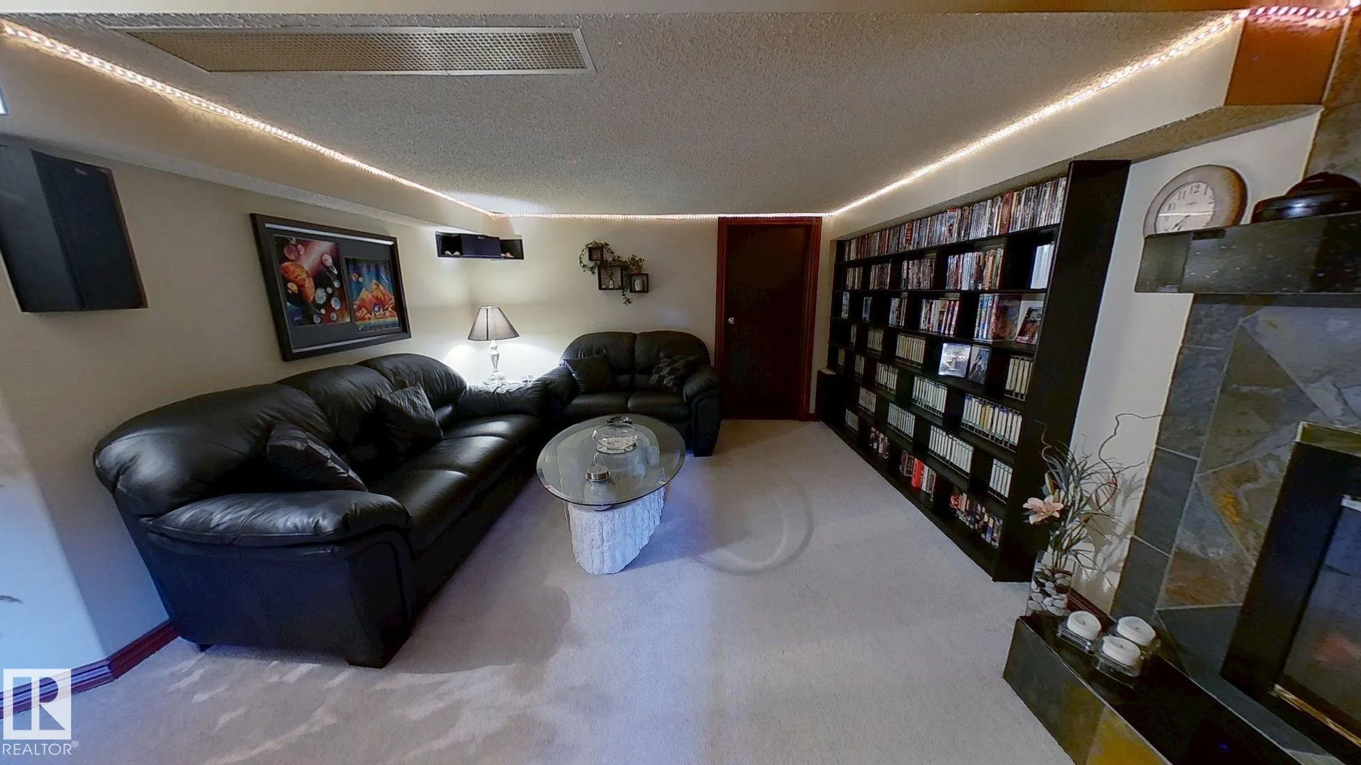 77 FOREST Drive