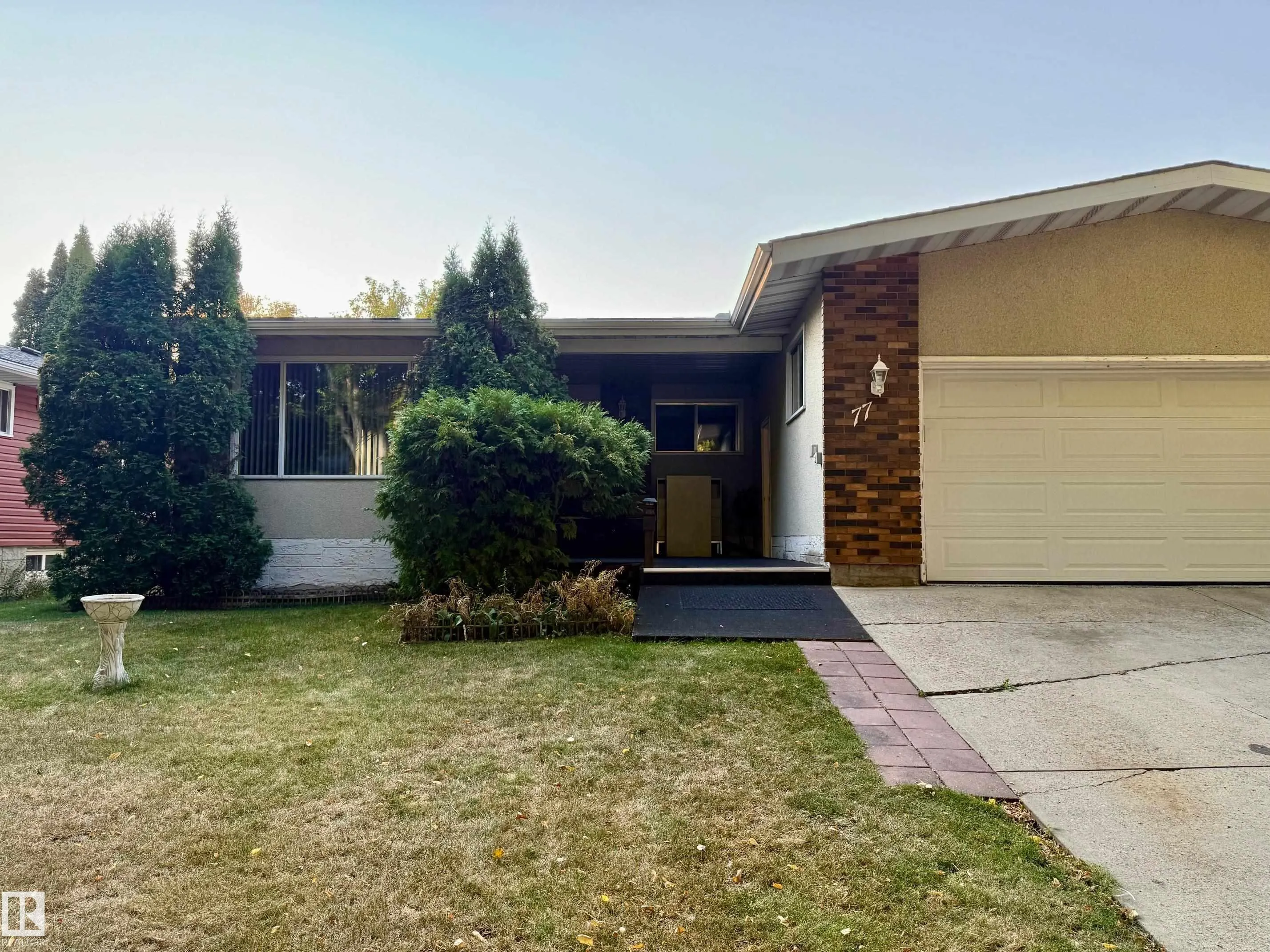 77 FOREST Drive