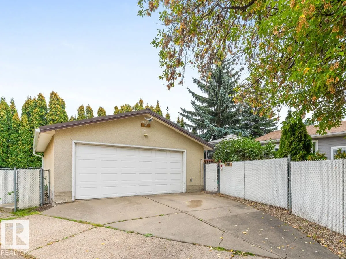 4359 68 Street