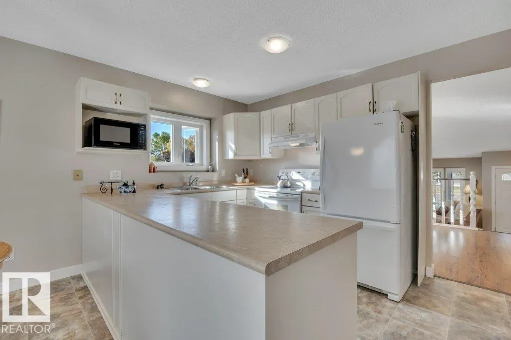 99 Meadowview Drive