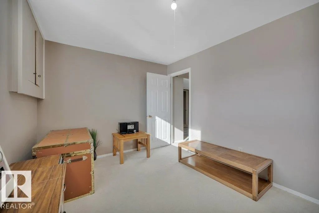 99 Meadowview Drive