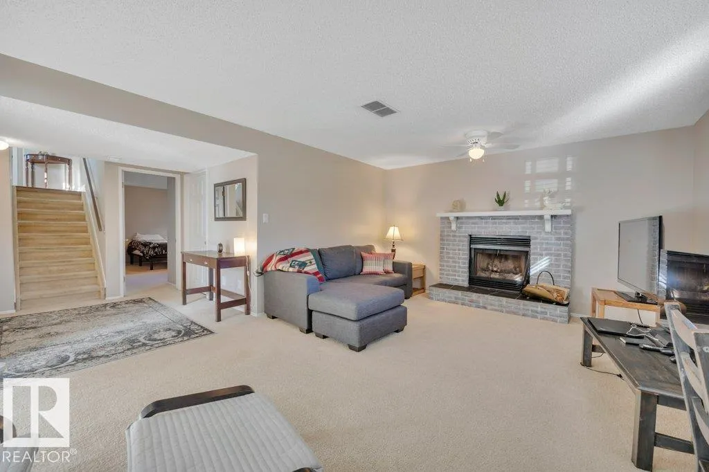 99 Meadowview Drive