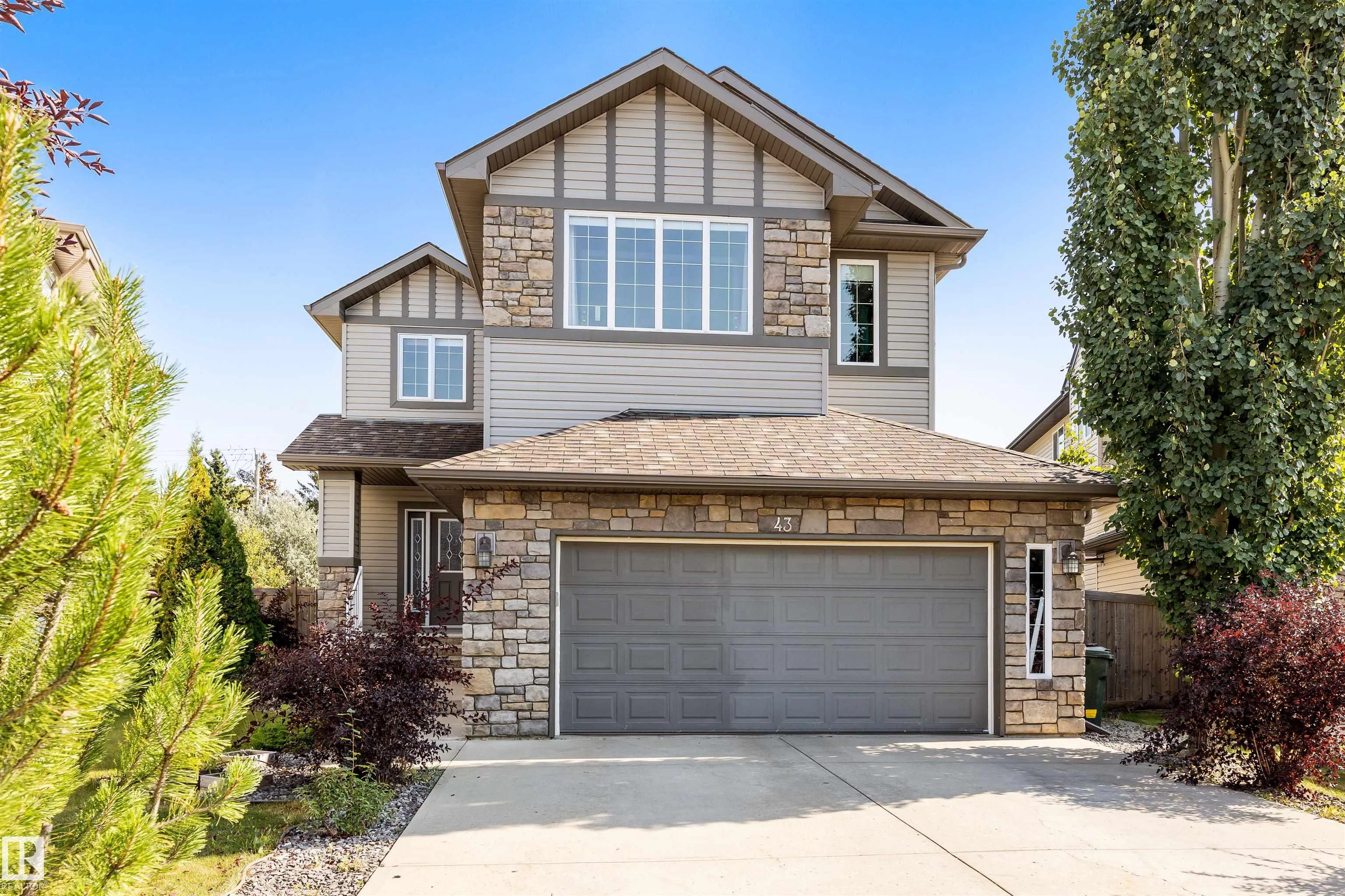 43 AVONLEA Court