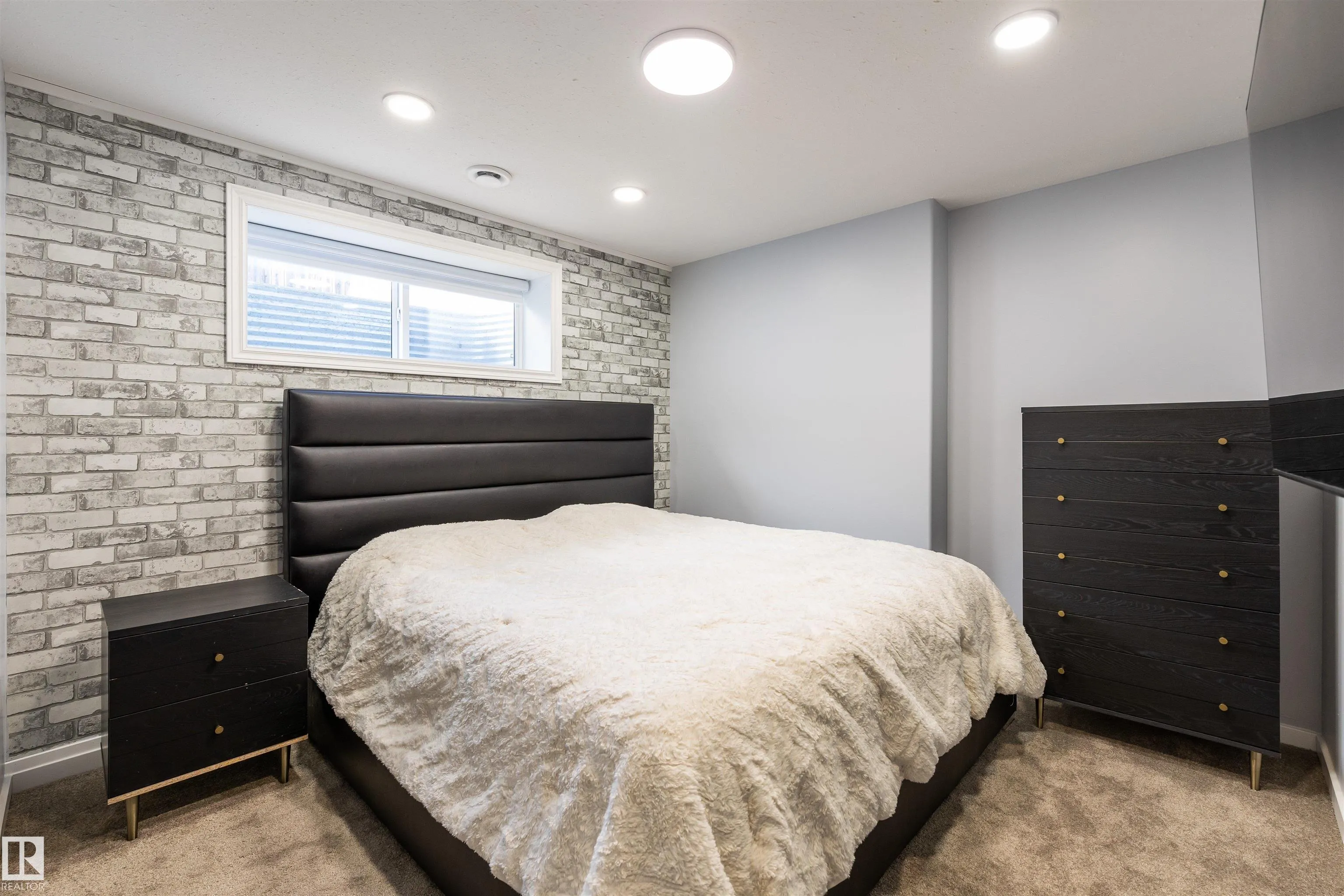 43 AVONLEA Court