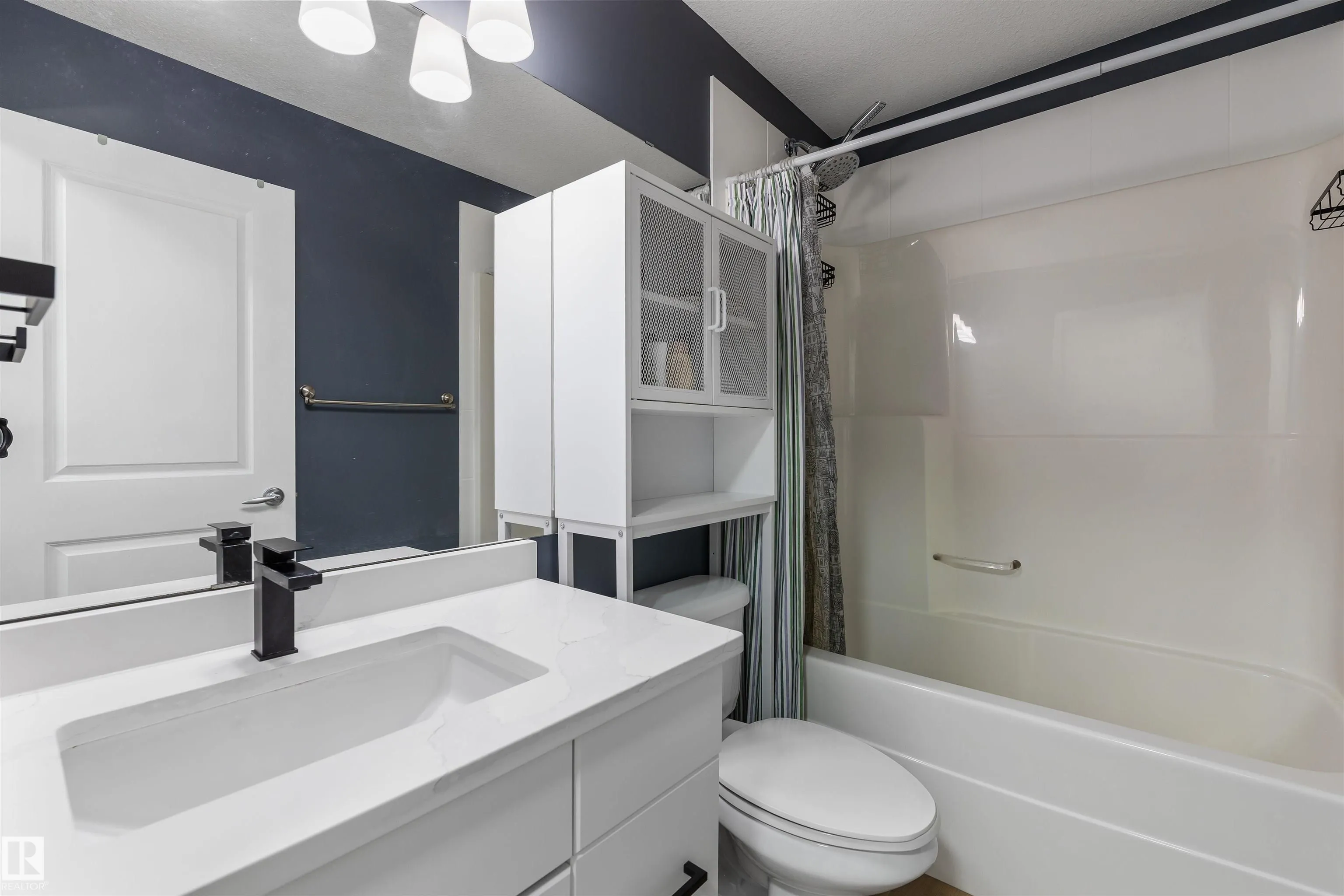 43 AVONLEA Court