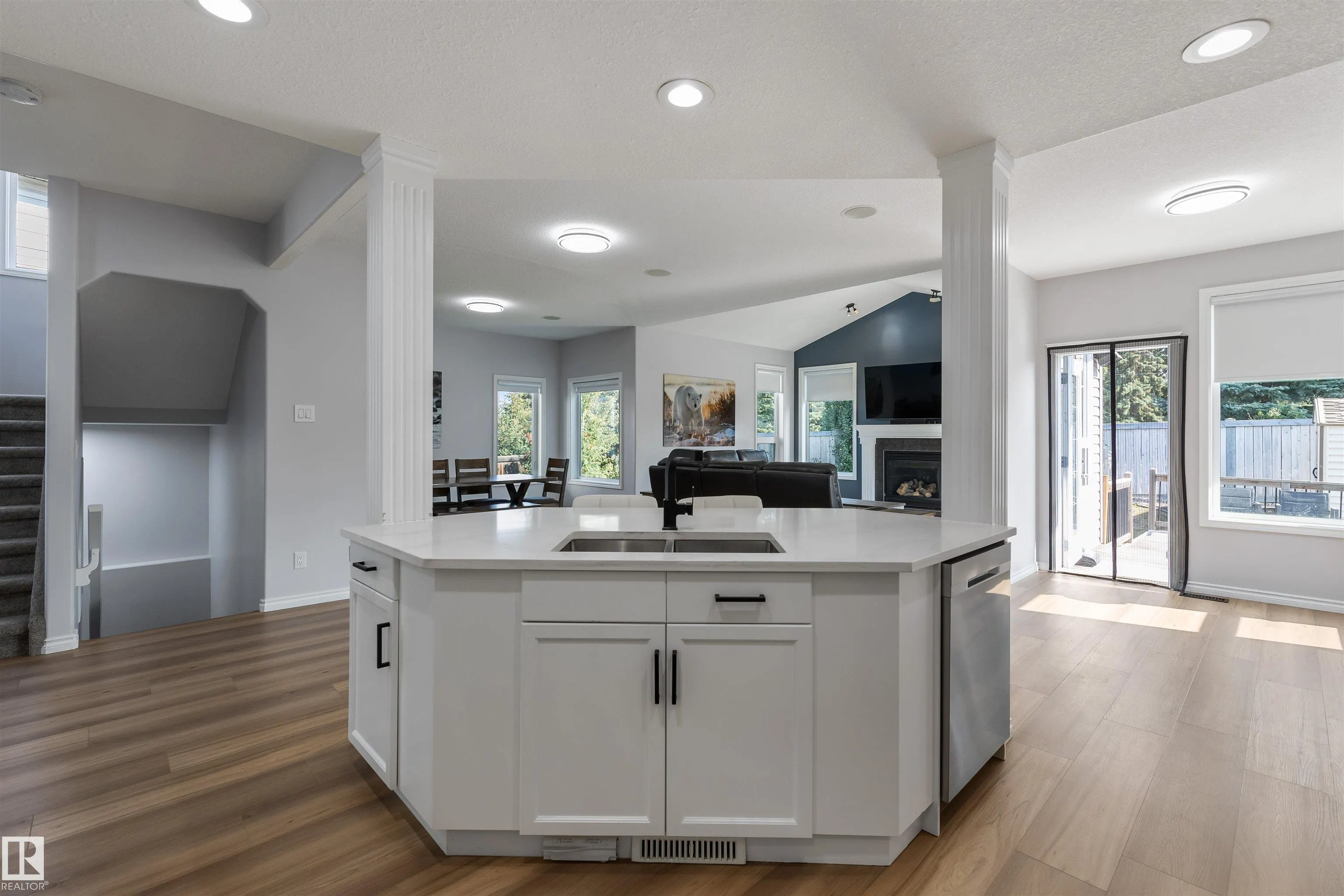 43 AVONLEA Court
