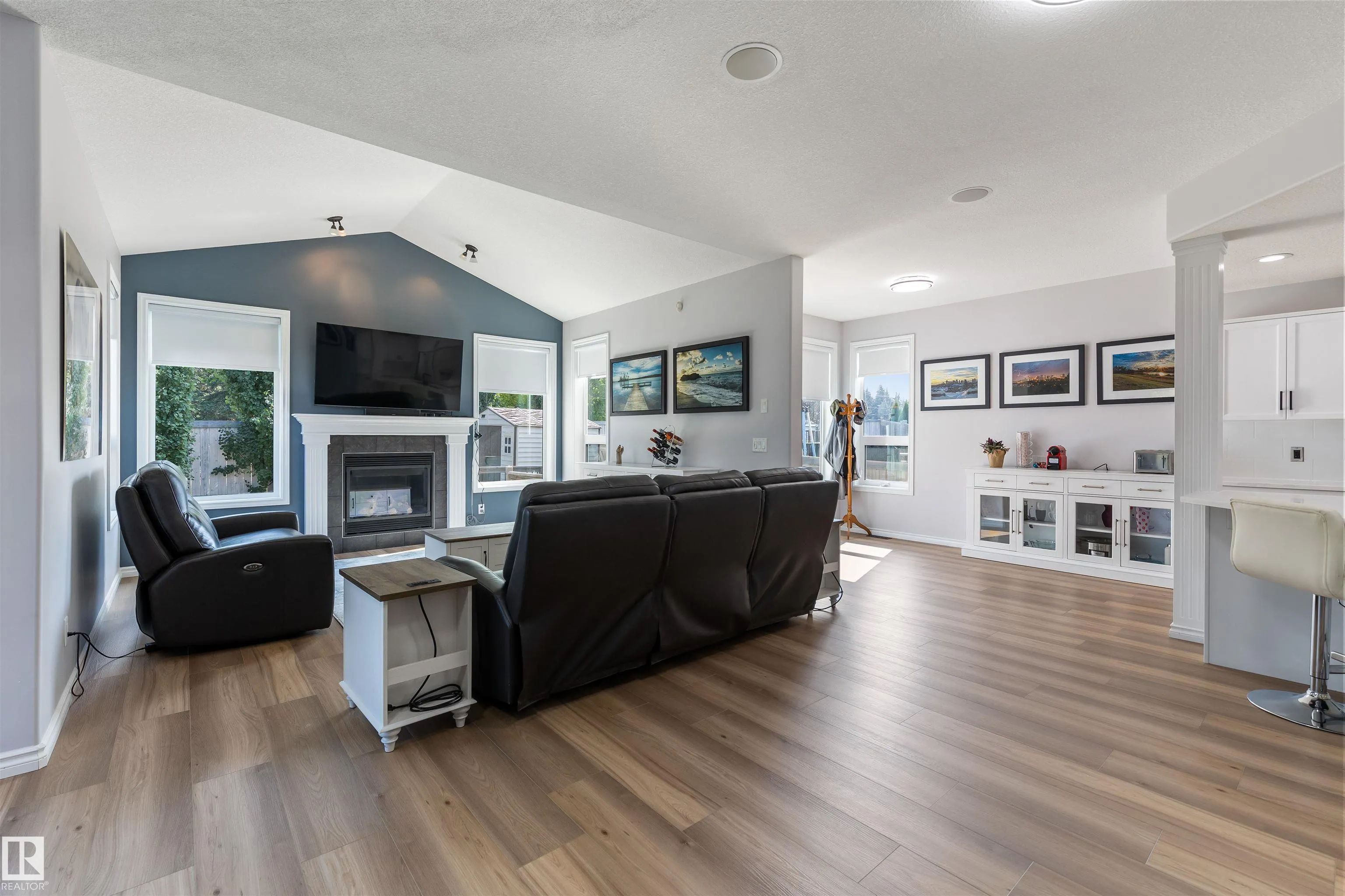 43 AVONLEA Court