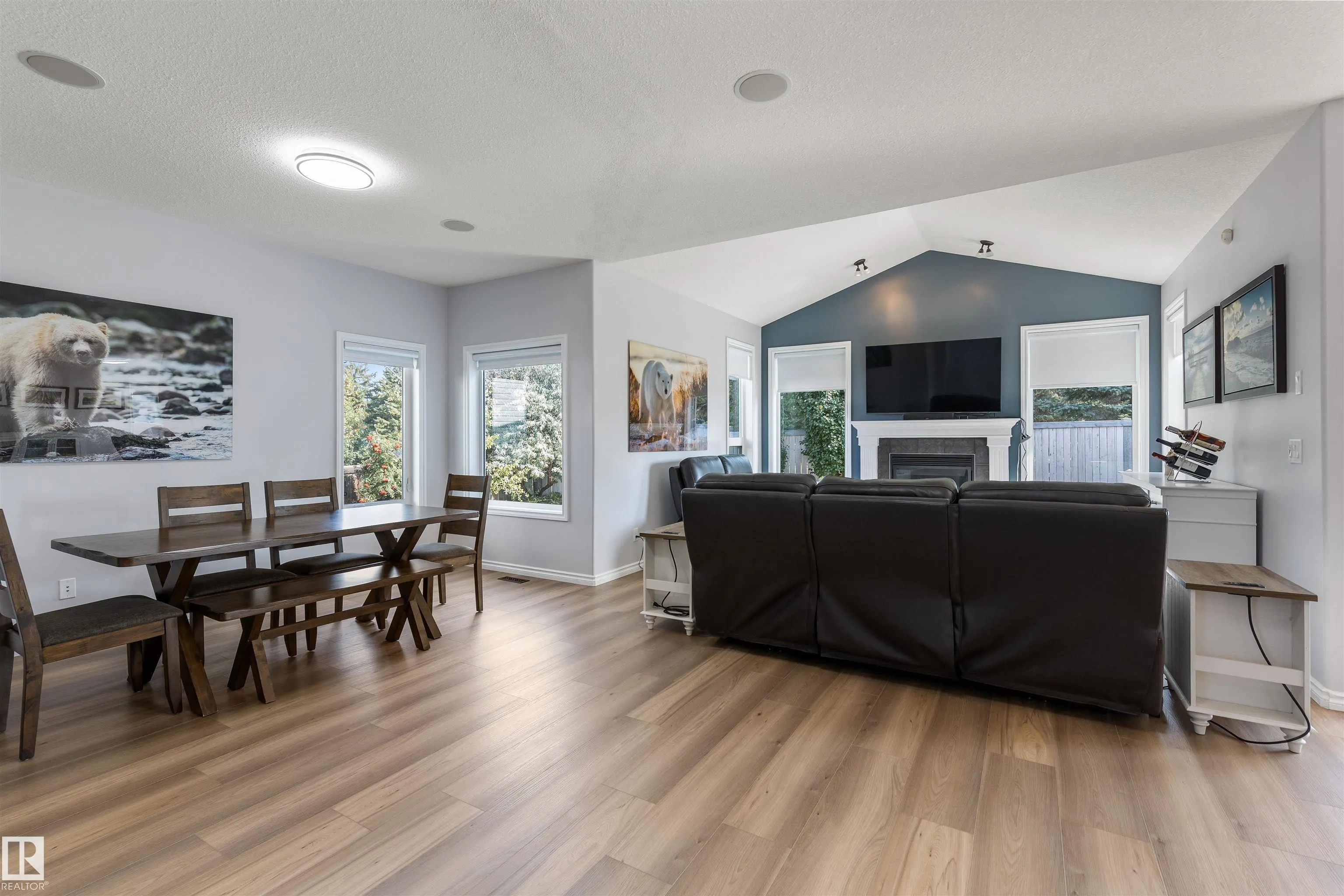 43 AVONLEA Court