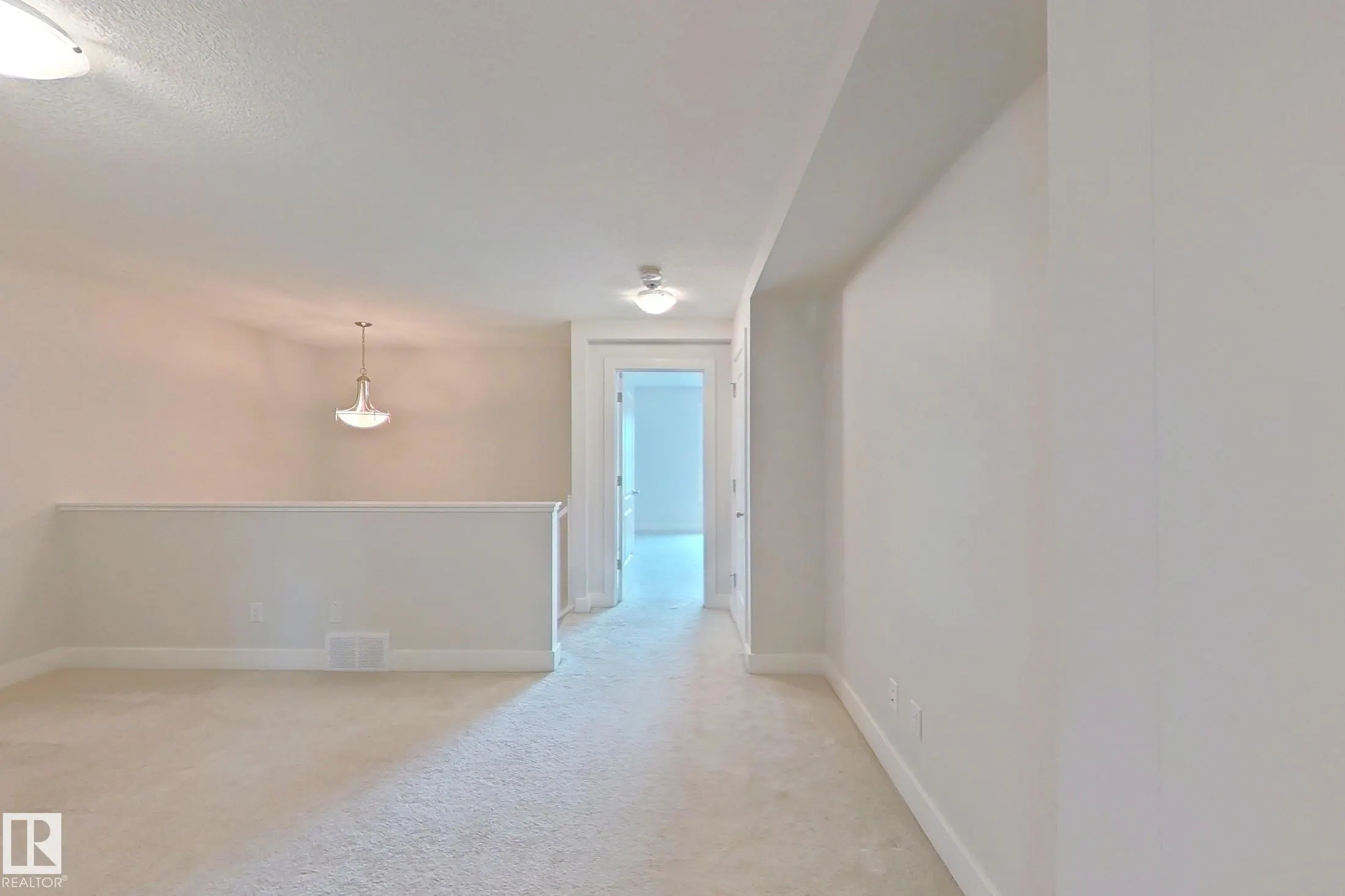 7108 SUMMERSIDE GRANDE Boulevard