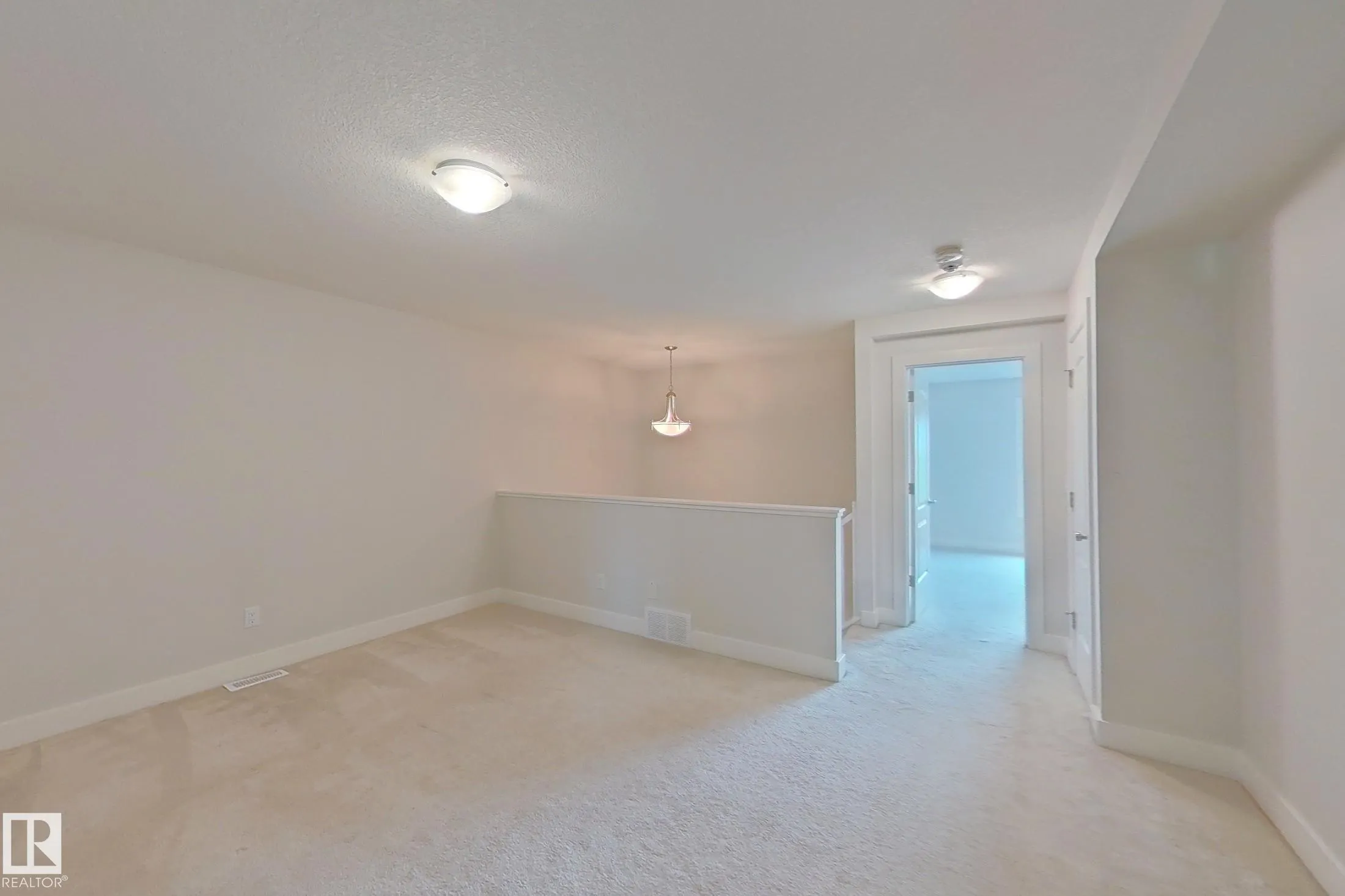 7108 SUMMERSIDE GRANDE Boulevard