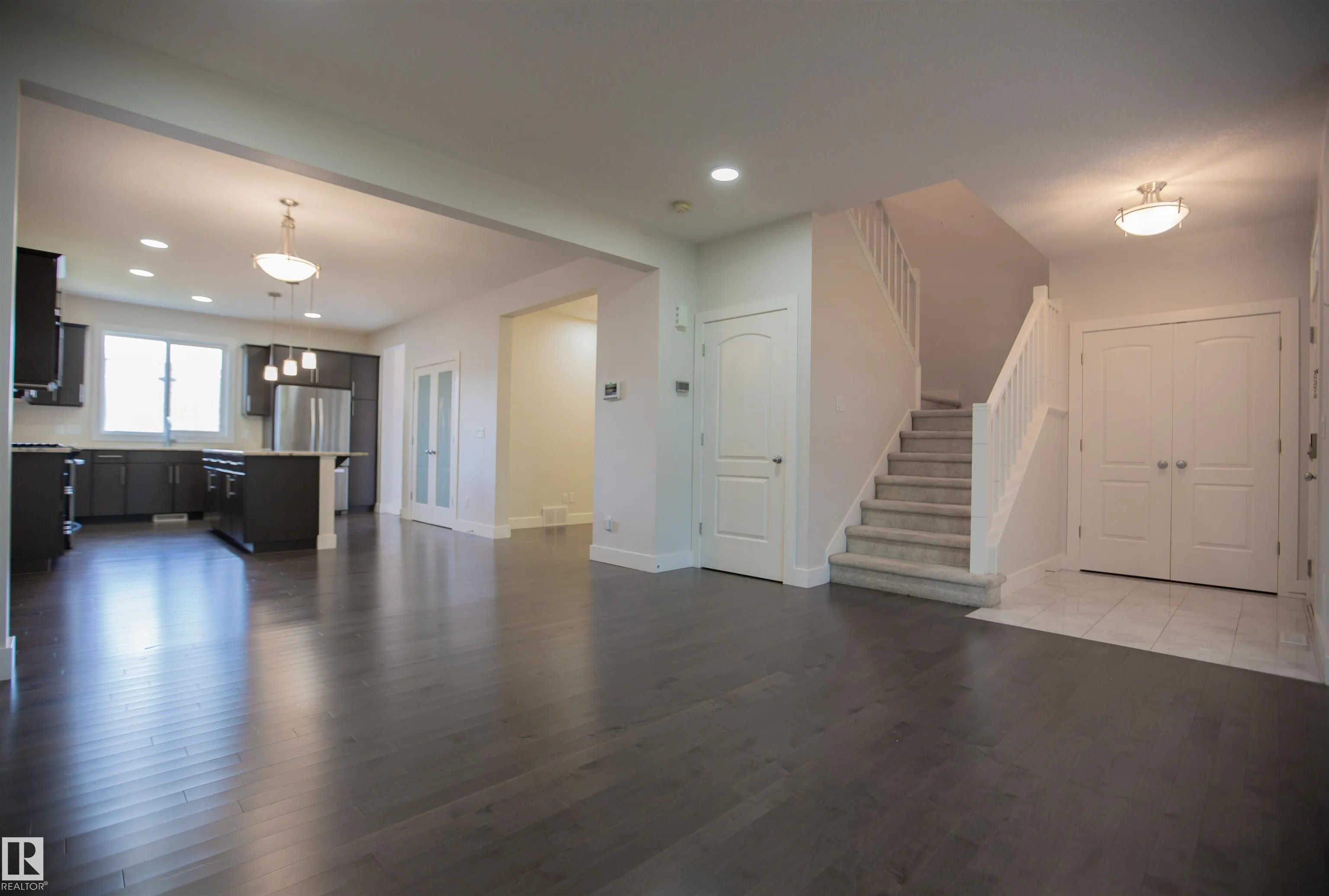 7108 SUMMERSIDE GRANDE Boulevard