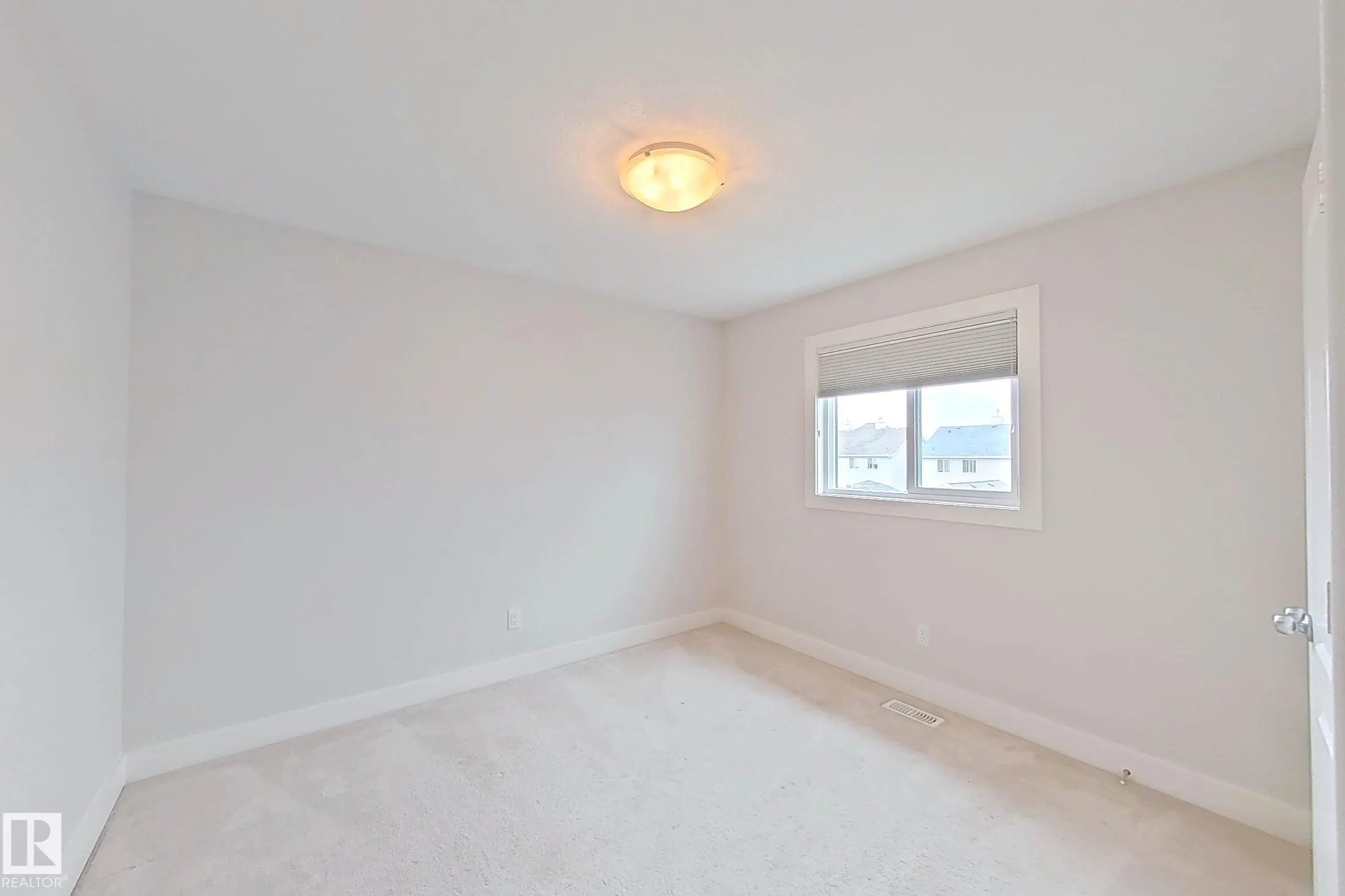 7108 SUMMERSIDE GRANDE Boulevard
