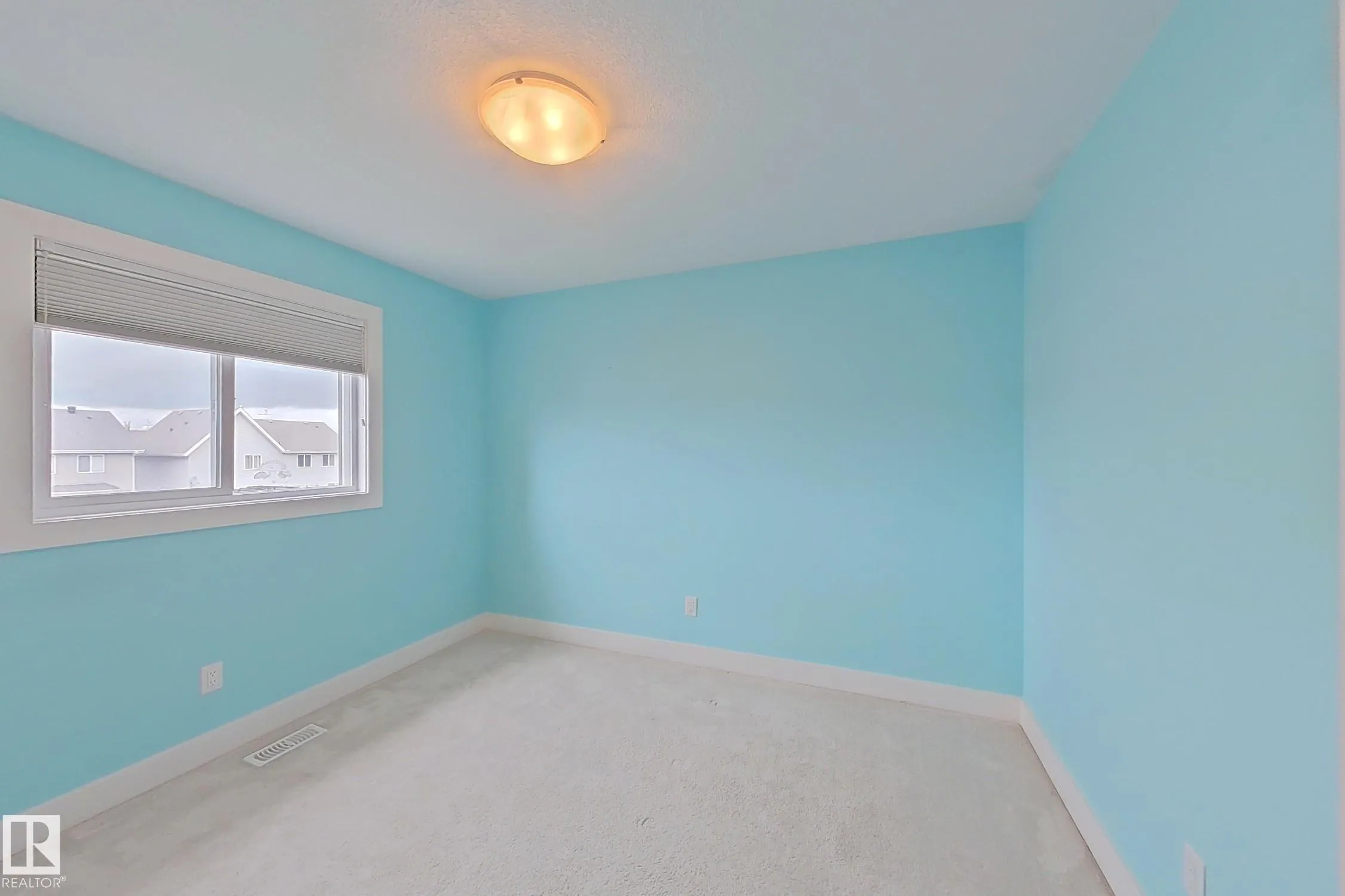 7108 SUMMERSIDE GRANDE Boulevard