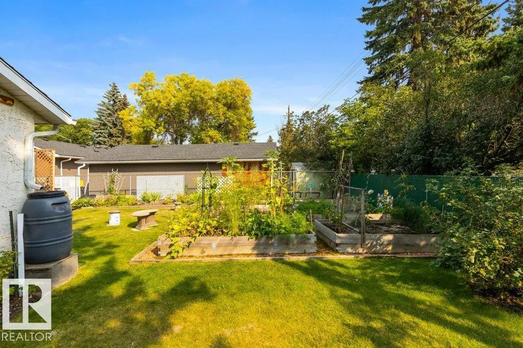 4 GORDON Crescent
