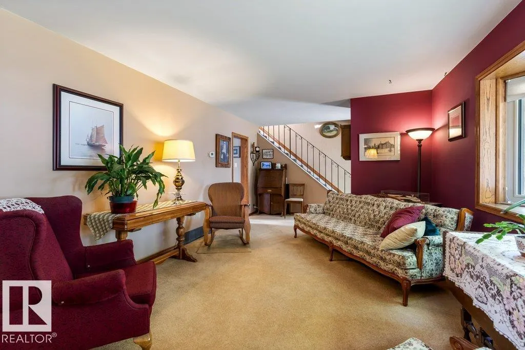 4 GORDON Crescent
