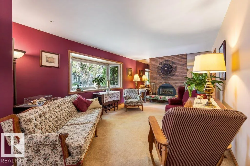 4 GORDON Crescent