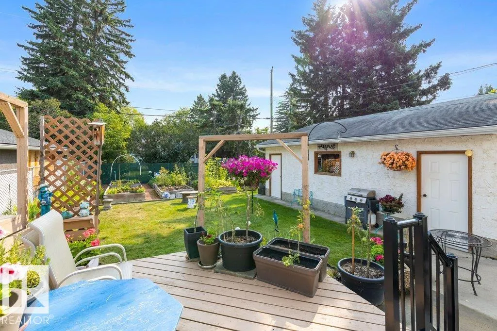4 GORDON Crescent