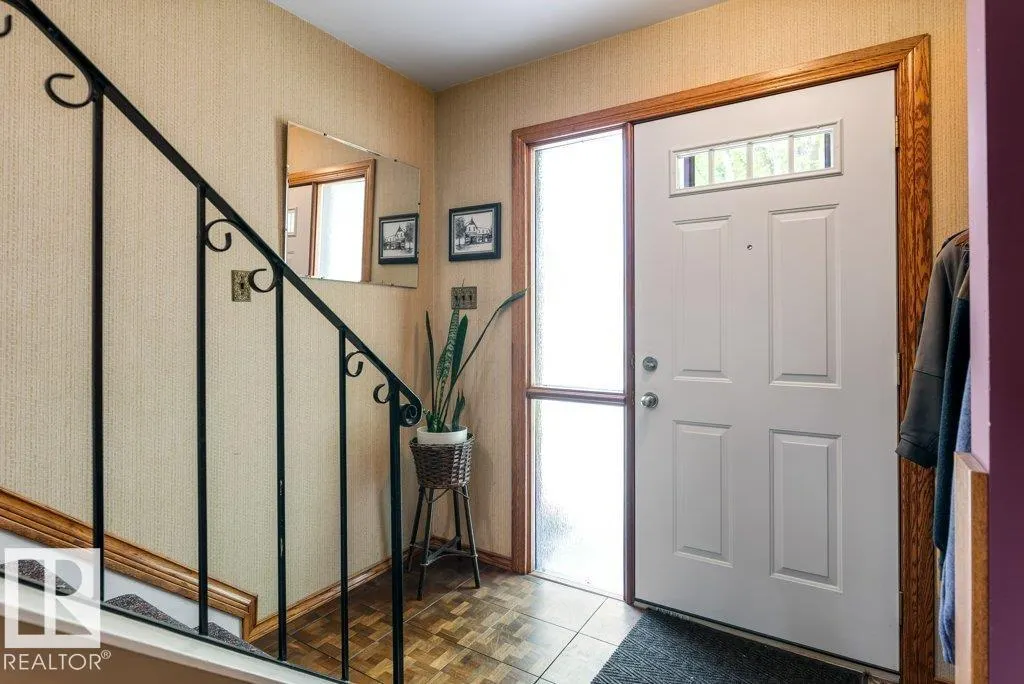 4 GORDON Crescent