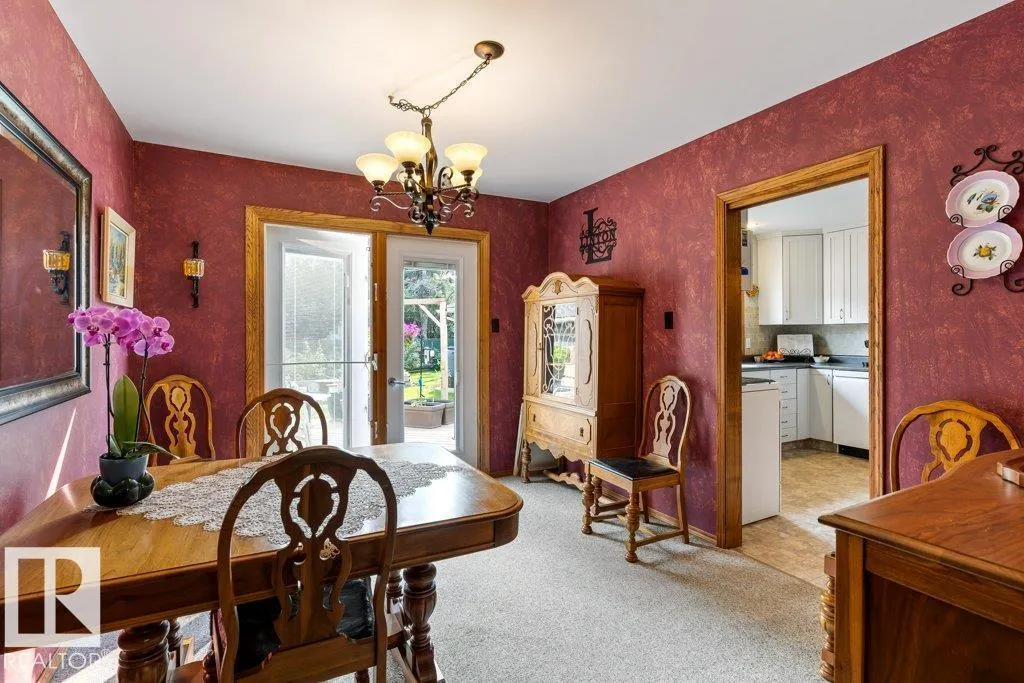 4 GORDON Crescent