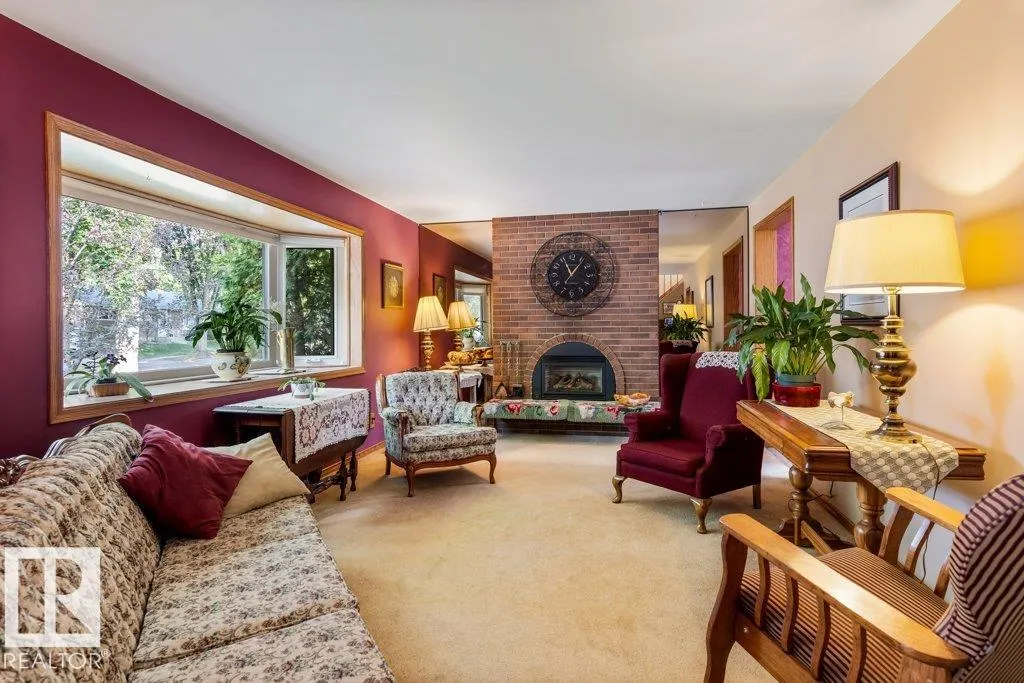 4 GORDON Crescent