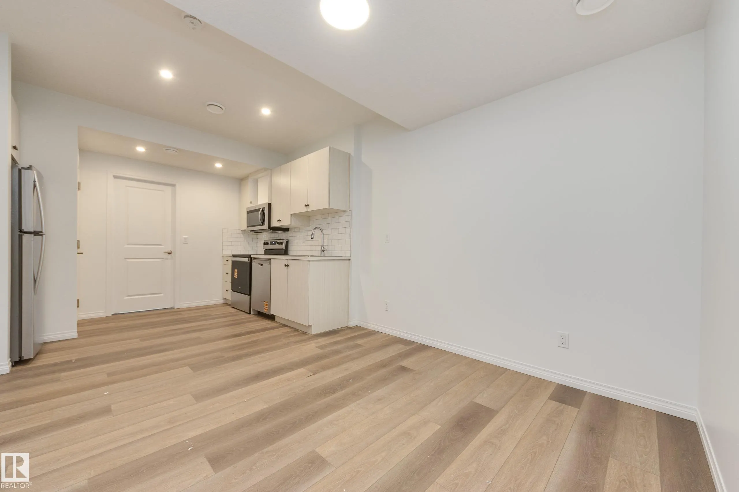 20903 25 Avenue