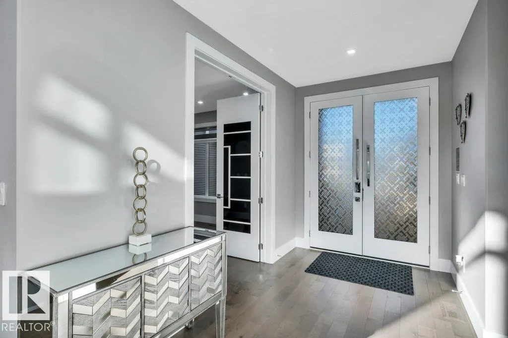 4405 Triomphe Gate
