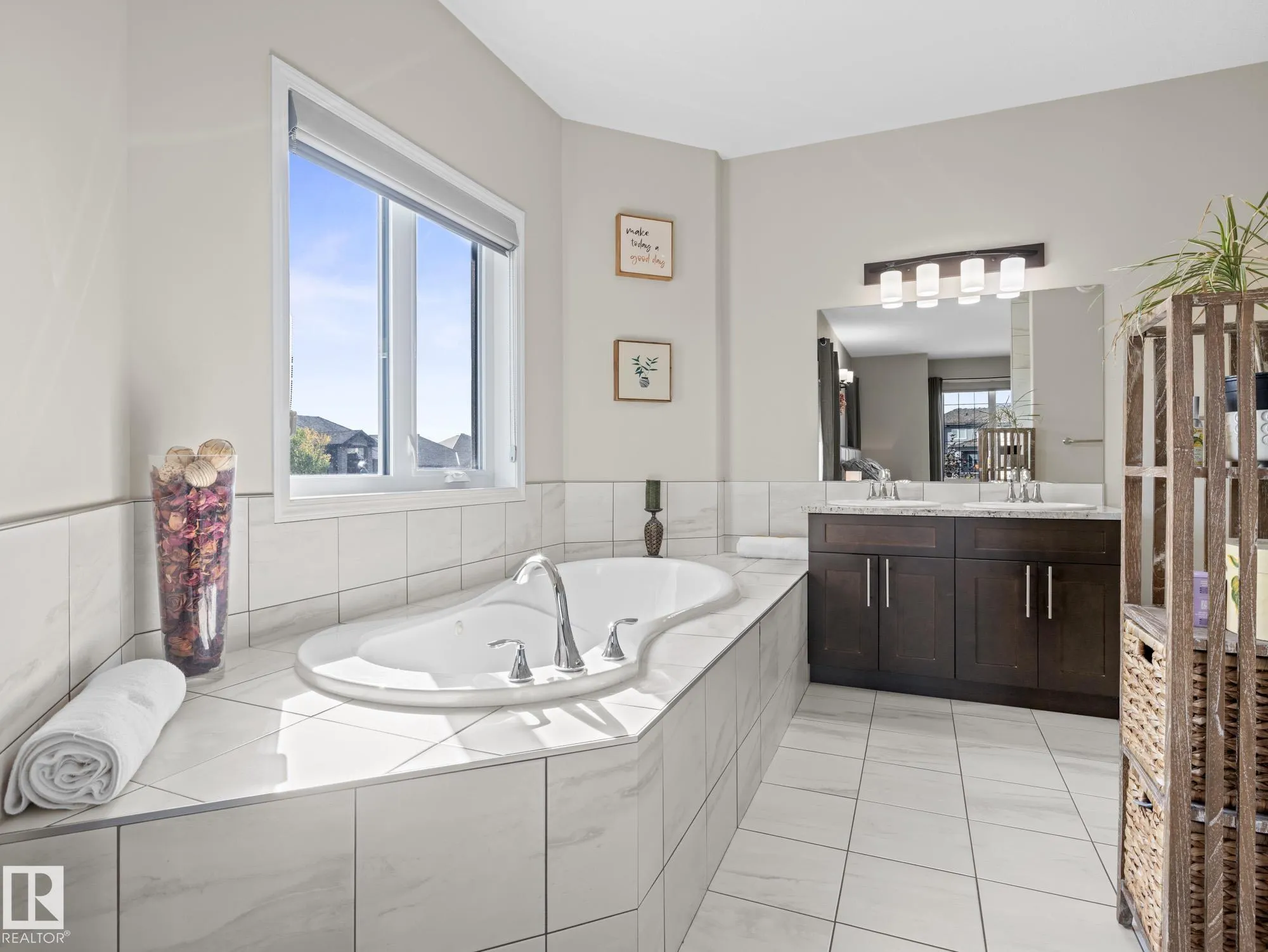 25214 COAL MINE Road