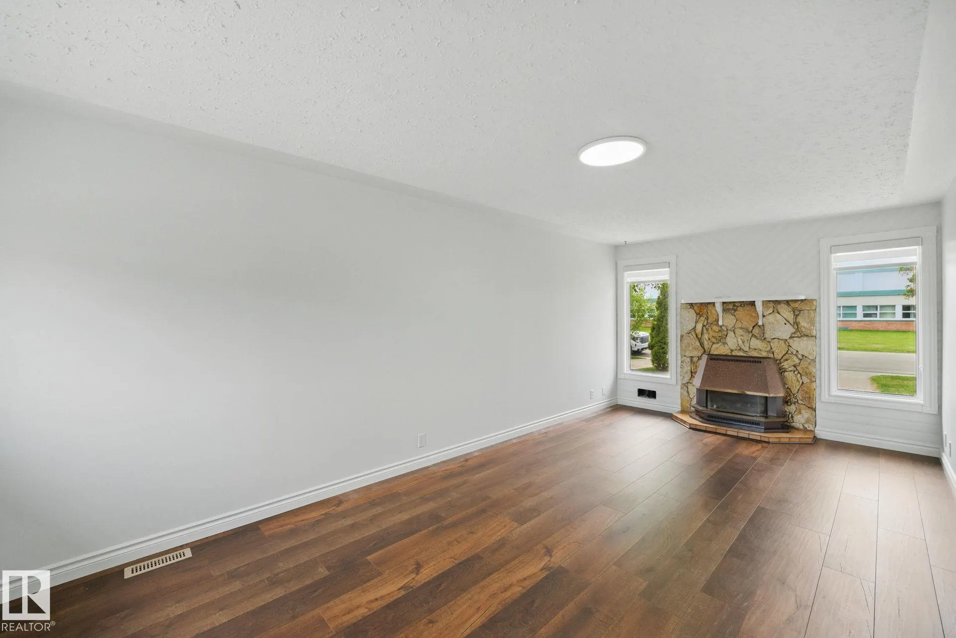 13316 136 Avenue