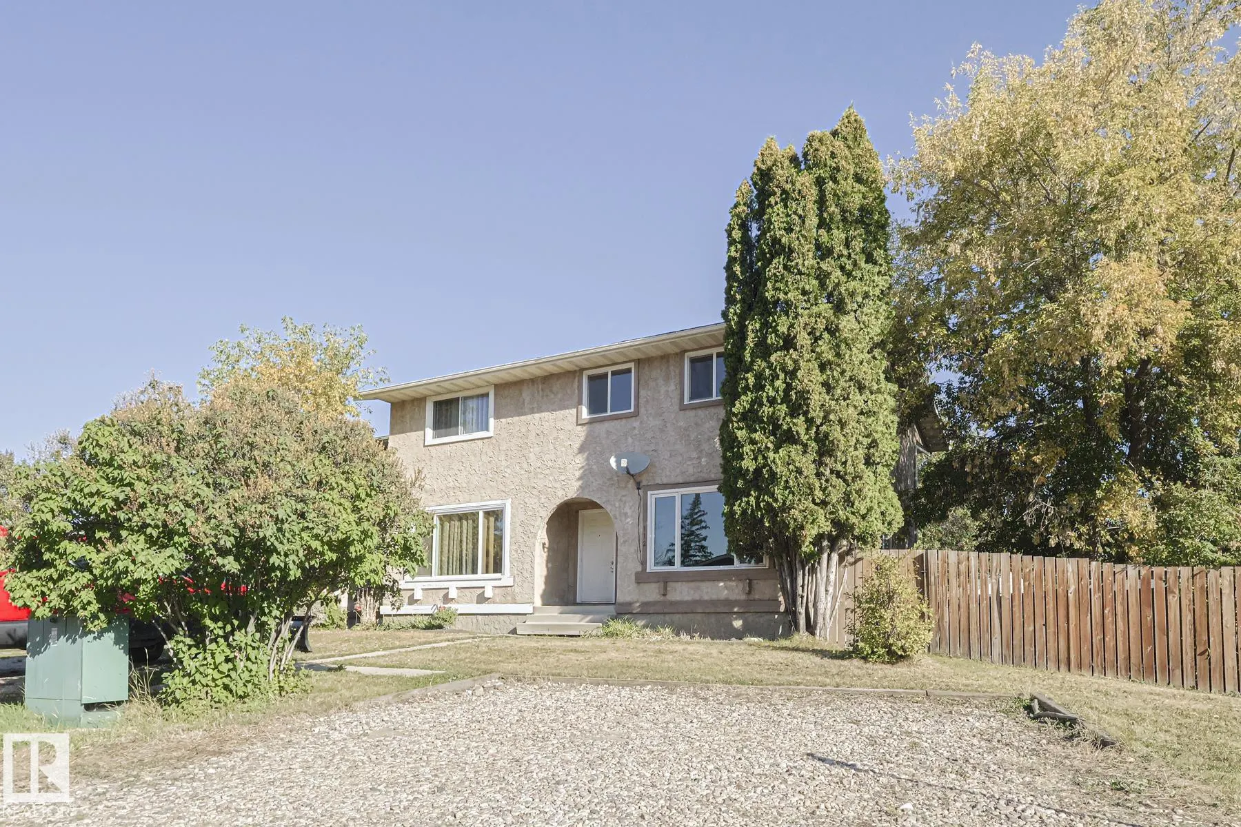 112 WELLINGTON Crescent