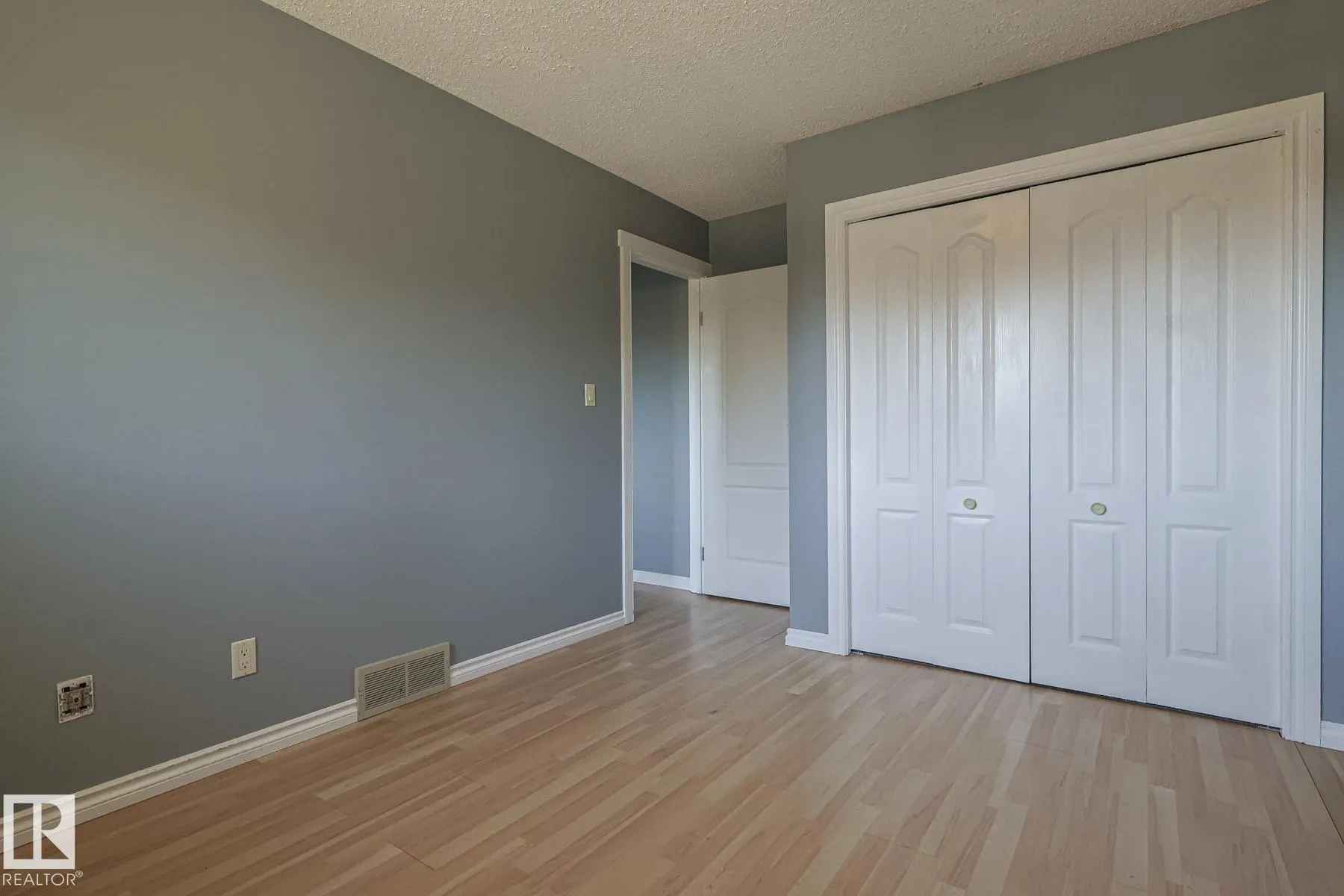 112 WELLINGTON Crescent