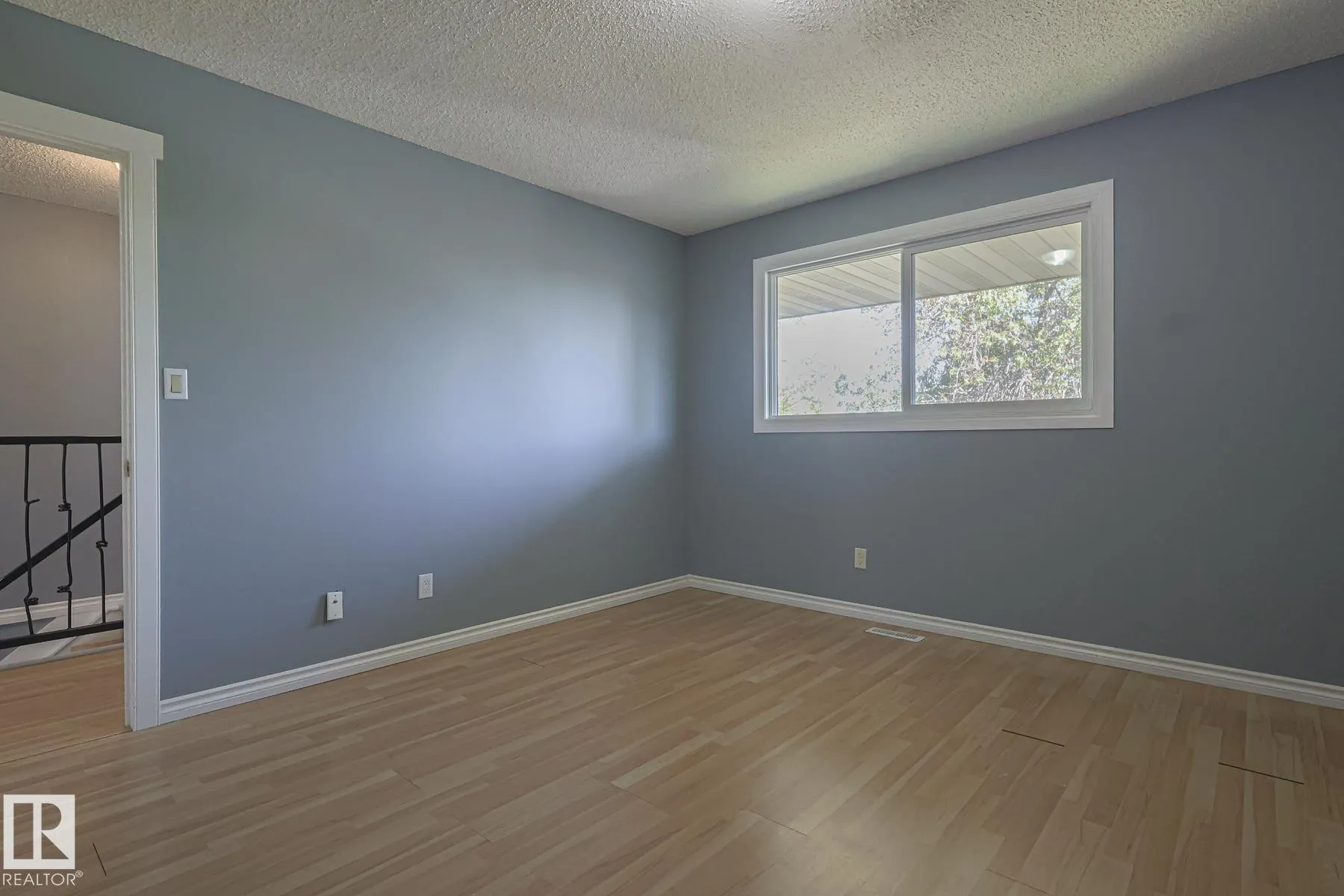 112 WELLINGTON Crescent