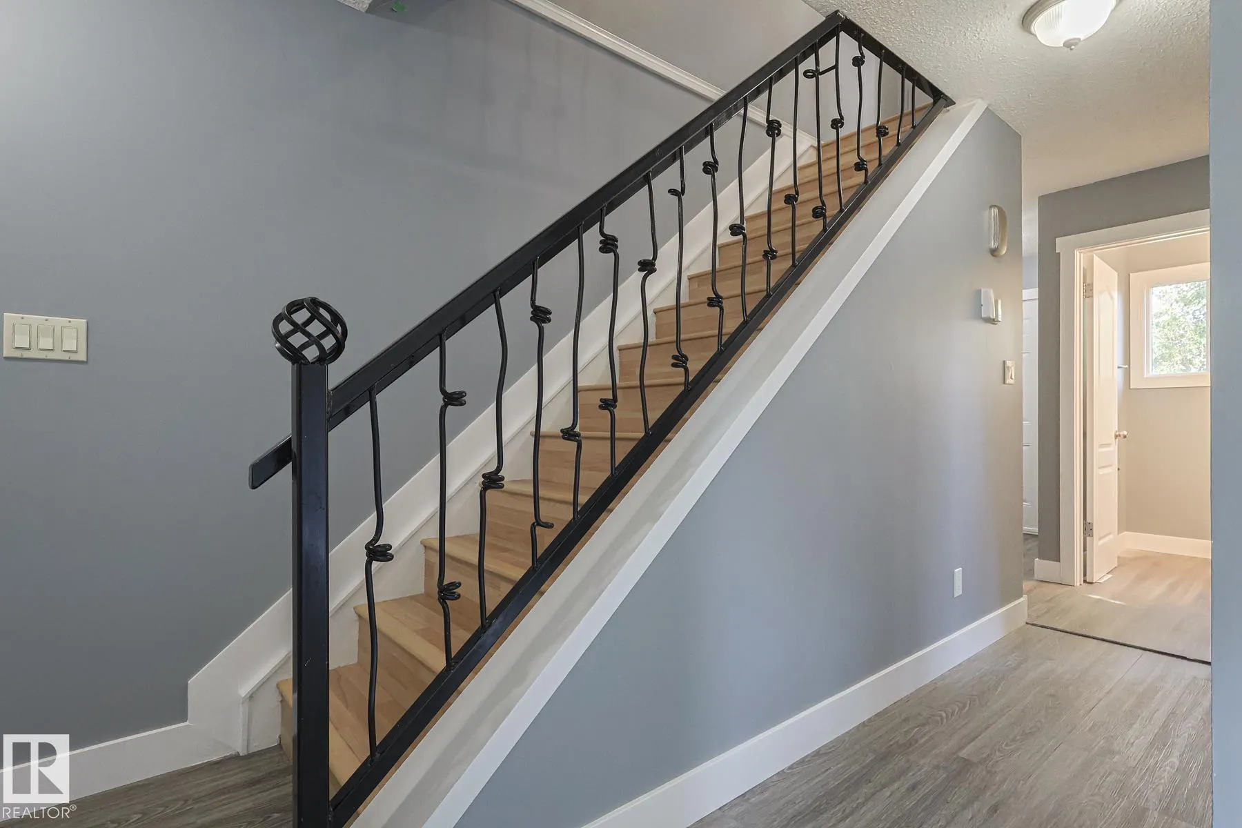 112 WELLINGTON Crescent