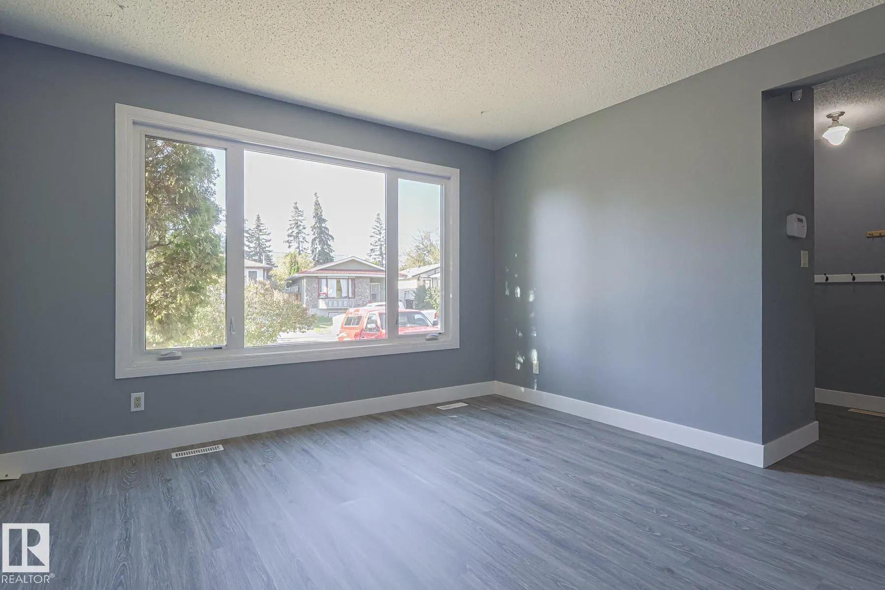 112 WELLINGTON Crescent