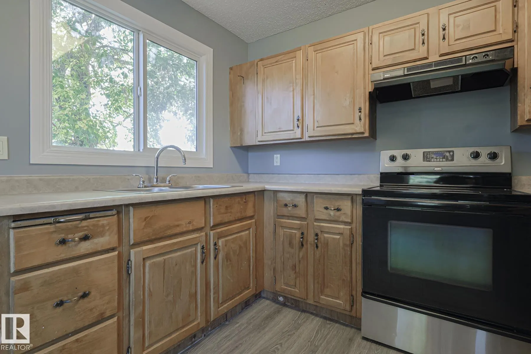 112 WELLINGTON Crescent